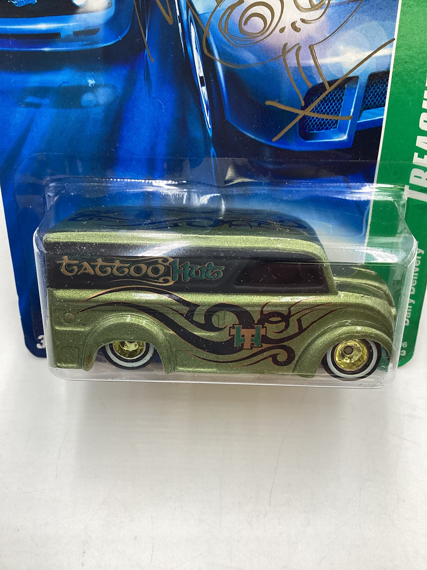 2007 Hot Wheels Treasure Hunt #50 Dairy Delivery * Signed by MiQ WilmOtt with protector