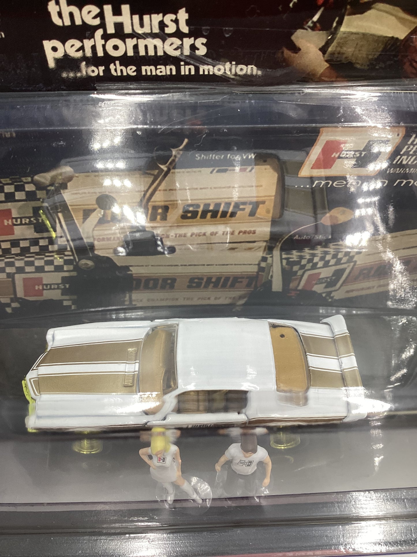 M2 Machines Diorama Hurst 1972 Chevrolet Camaro Z/28 R07 CHASE White