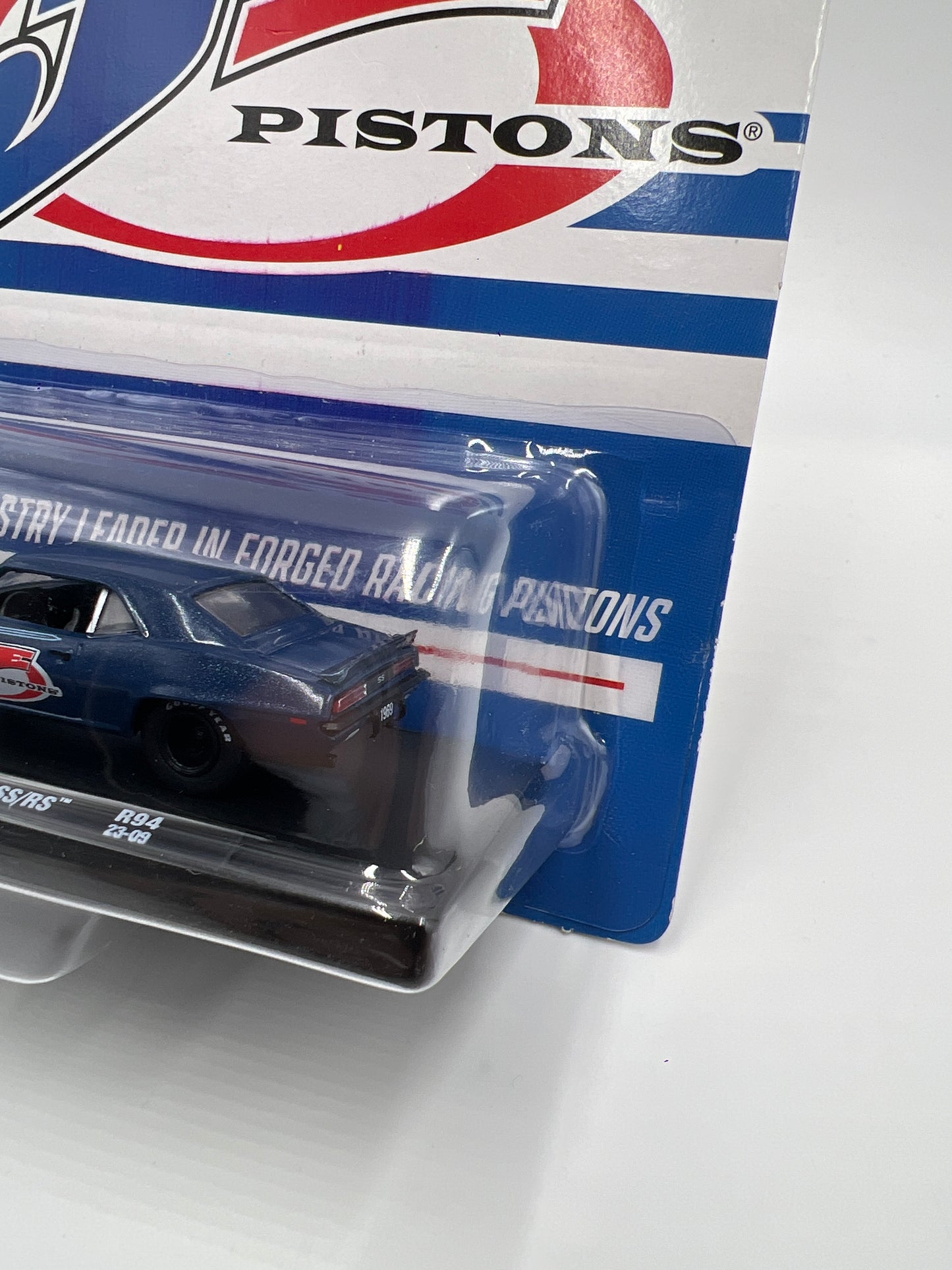 M2 Machines Auto-Drivers 1969 Chevrolet Camaro SS/RS Blue JE Pistons R94 192D