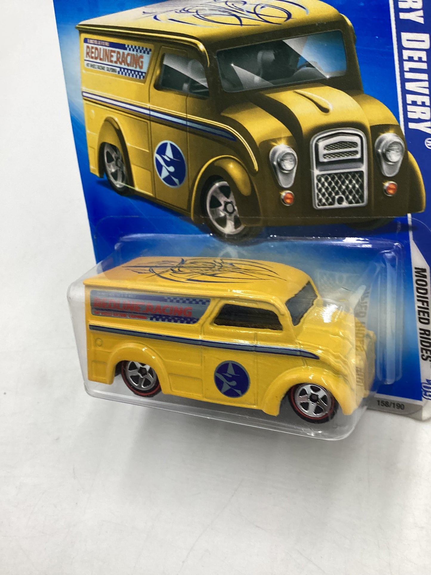 2009 Hot Wheels #158 Dairy Delivery Yellow Walmart Exclusive 237E