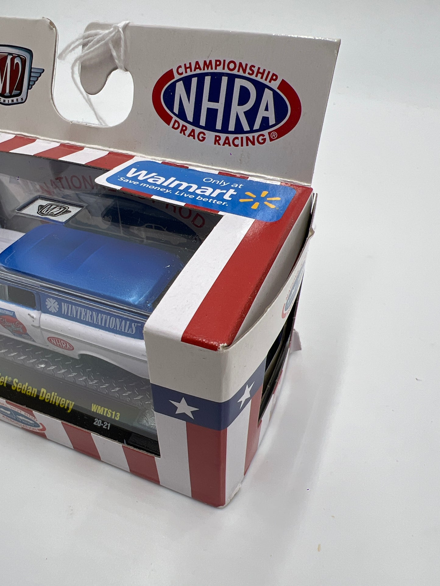 M2 Machines Walmart Exclusive NHRA 1957 Chevrolet Sedan Delivery White/Blue WMT13