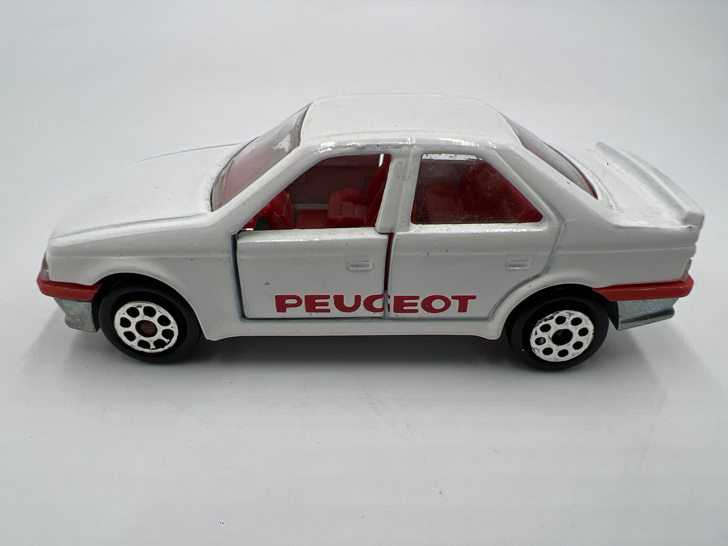 Majorette No. 218 Peugeot 405 Mi 16 White Loose