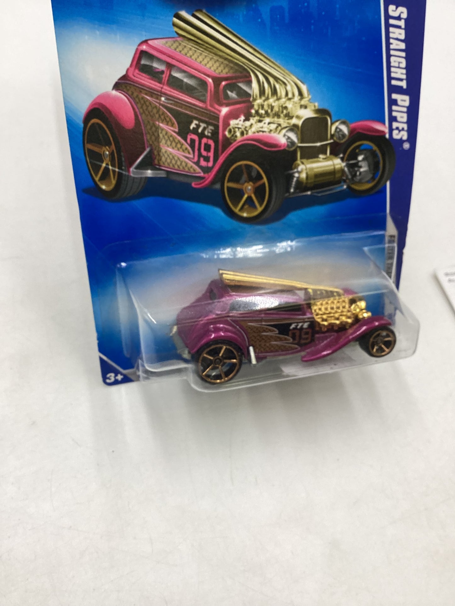 2009 Hot Wheels #132 Straight Pipes Purple Walmart Exclusive 235C