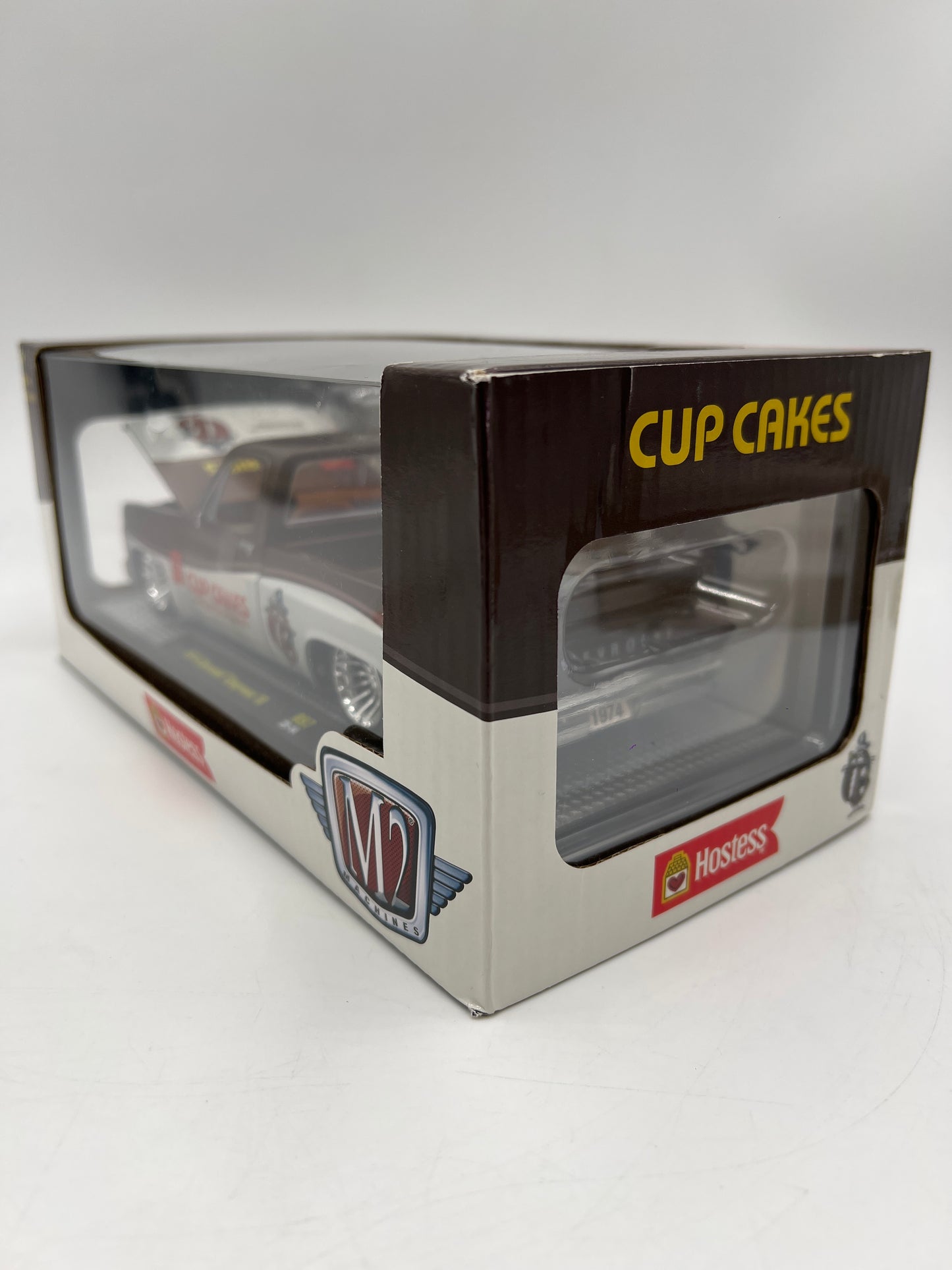 M2 Machines 1/24 Hostess 1974 Chevrolet Cheyenne 10 Cup Cakes Brown R97