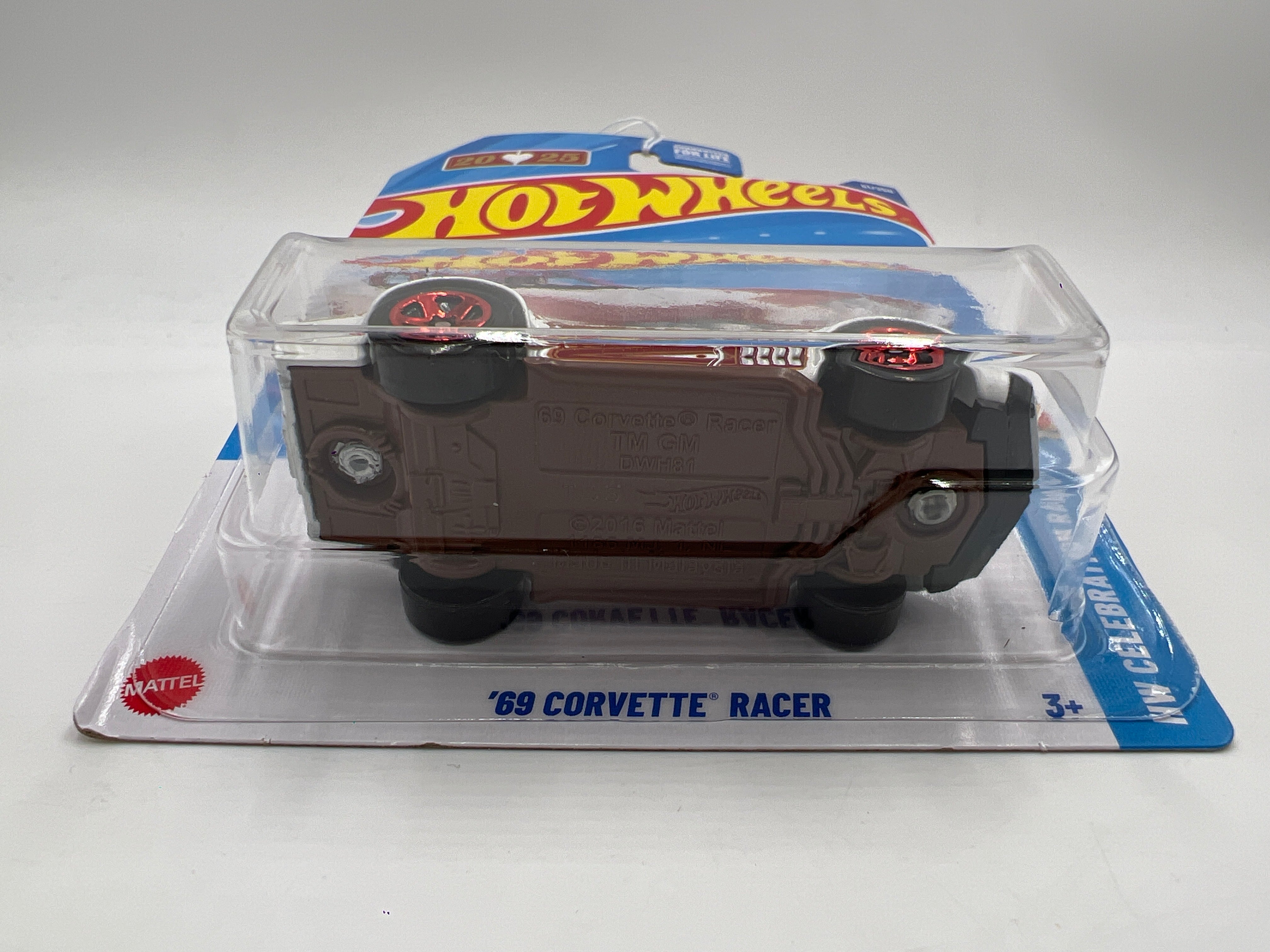 2025 Hot Wheels D Case #51 69 Corvette Racer Valentines Day White
