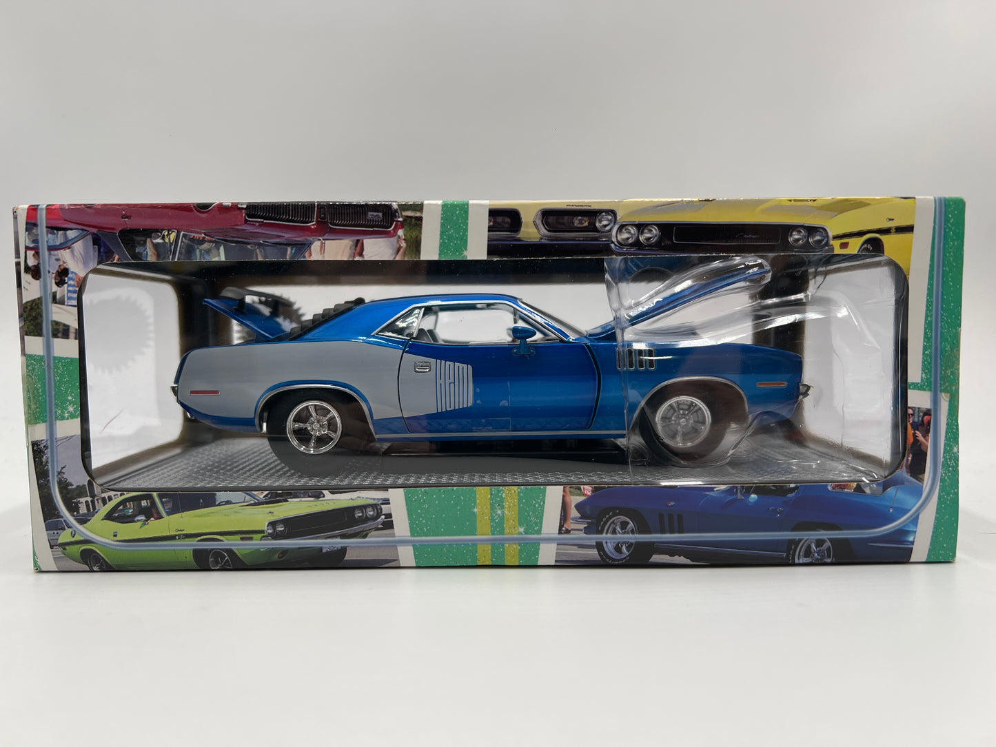 M2 Machines 1/24 Premium Edition Detroit-Cruisers 1971 Plymouth Hemi Cuda Blue/White 11-18