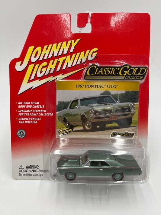 Johnny Lightning Classic Gold Collection 1967 Pontiac GTO Green