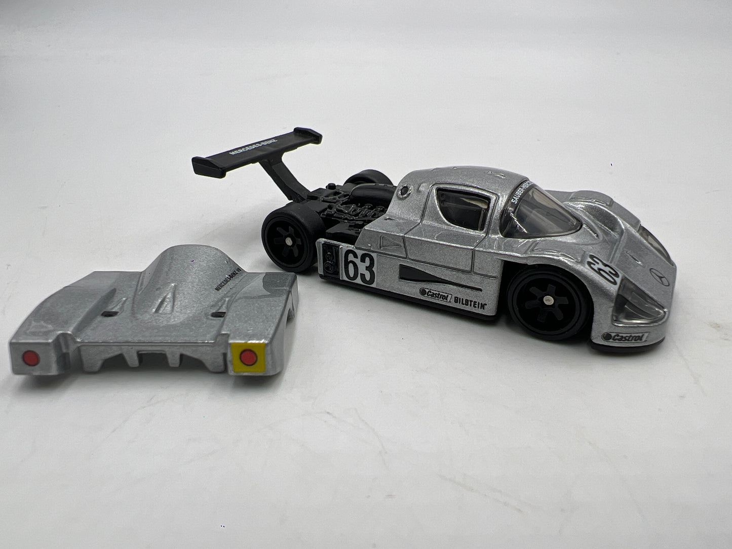 Hot Wheels Diorama Premium Sauber-Mercedes C9 Silver Loose