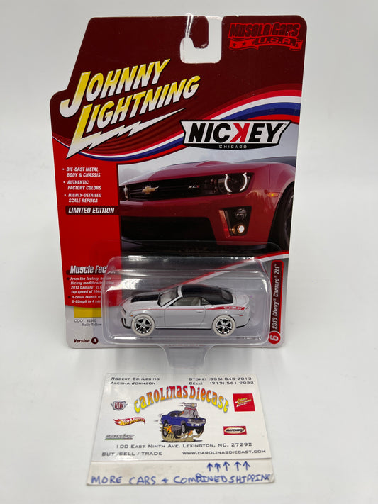 Johnny Lightning 2013 Chevy Camaro ZL1 Nickey White Lightning Chase