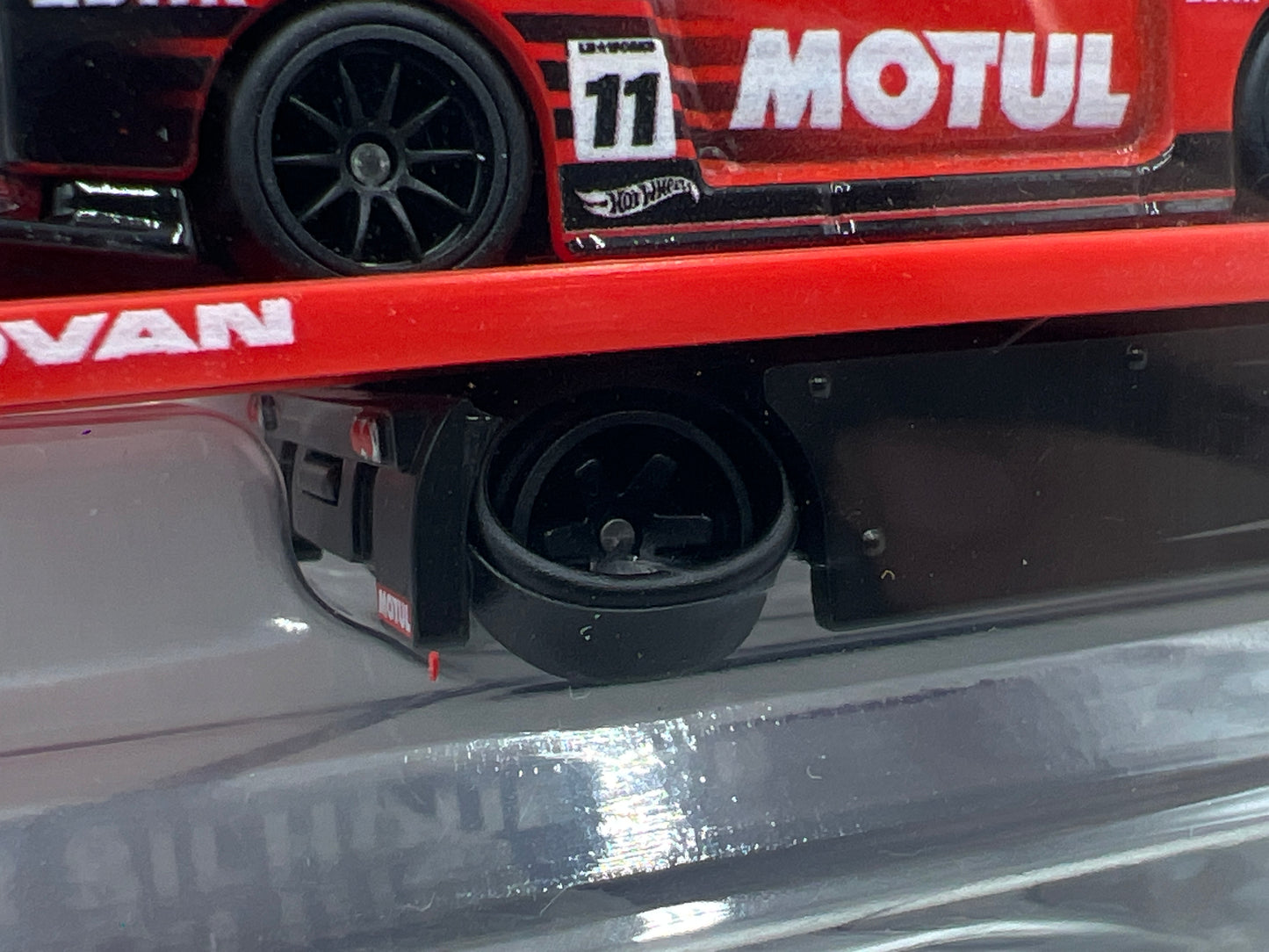 Hot Wheels Team Transport #44 Motul LB-ER34 Super Silhouette Nissan Skyline & Fleet Street W/Protector