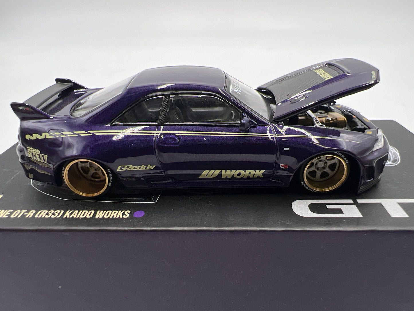 Mini GT Kaido House #072 Nissan Skyline GT-R R33 Kaido Works