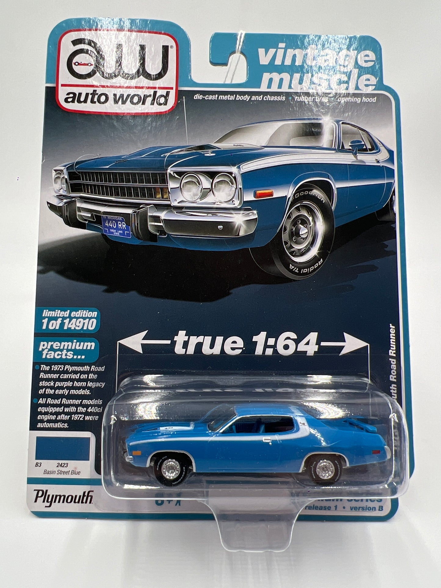 Auto World Vintage Muscle Release 1 Version B 1973 Plymouth Road Runner Basin Street Blue 186A
