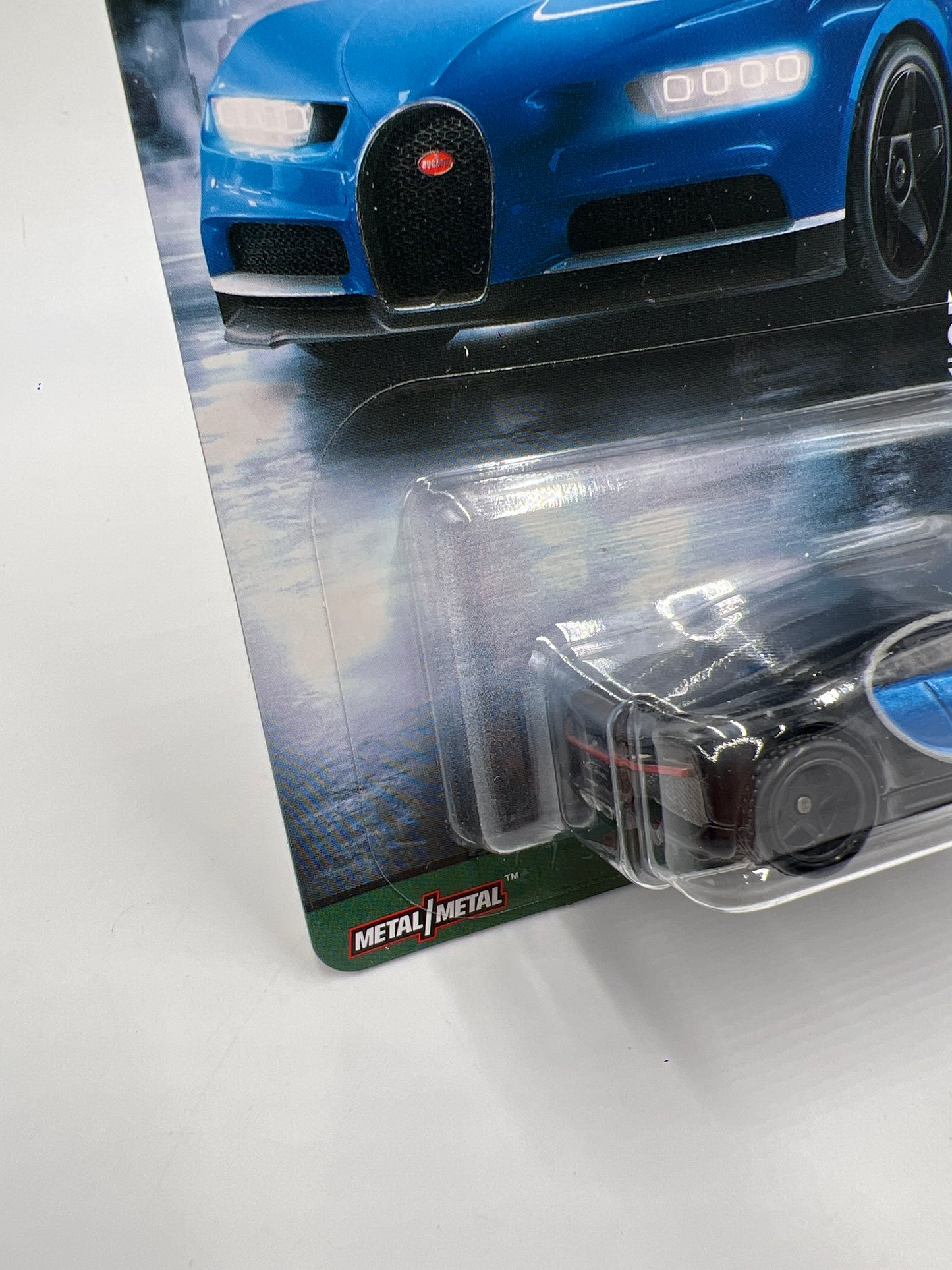 Hot Wheels Premium Exotic Envy #4 16 Bugatti Chiron Blue