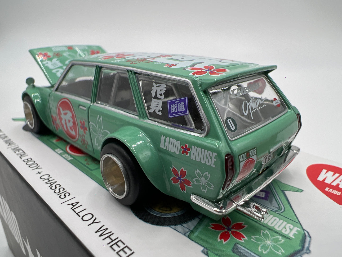 Mini GT Kaido House #013 Datsun 510 Wagon Green