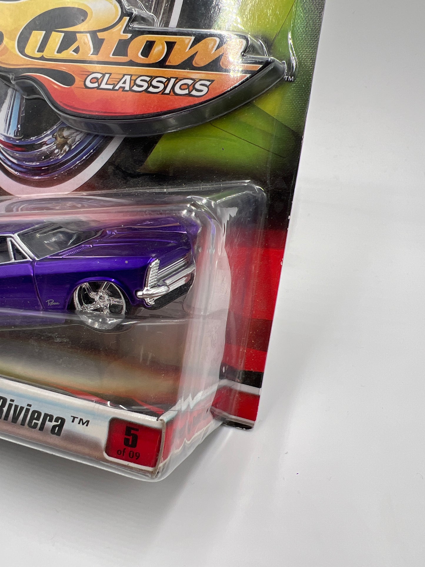 Hot Wheels 1:50 Custom Classics #5 65 Buick Riviera Purple SR