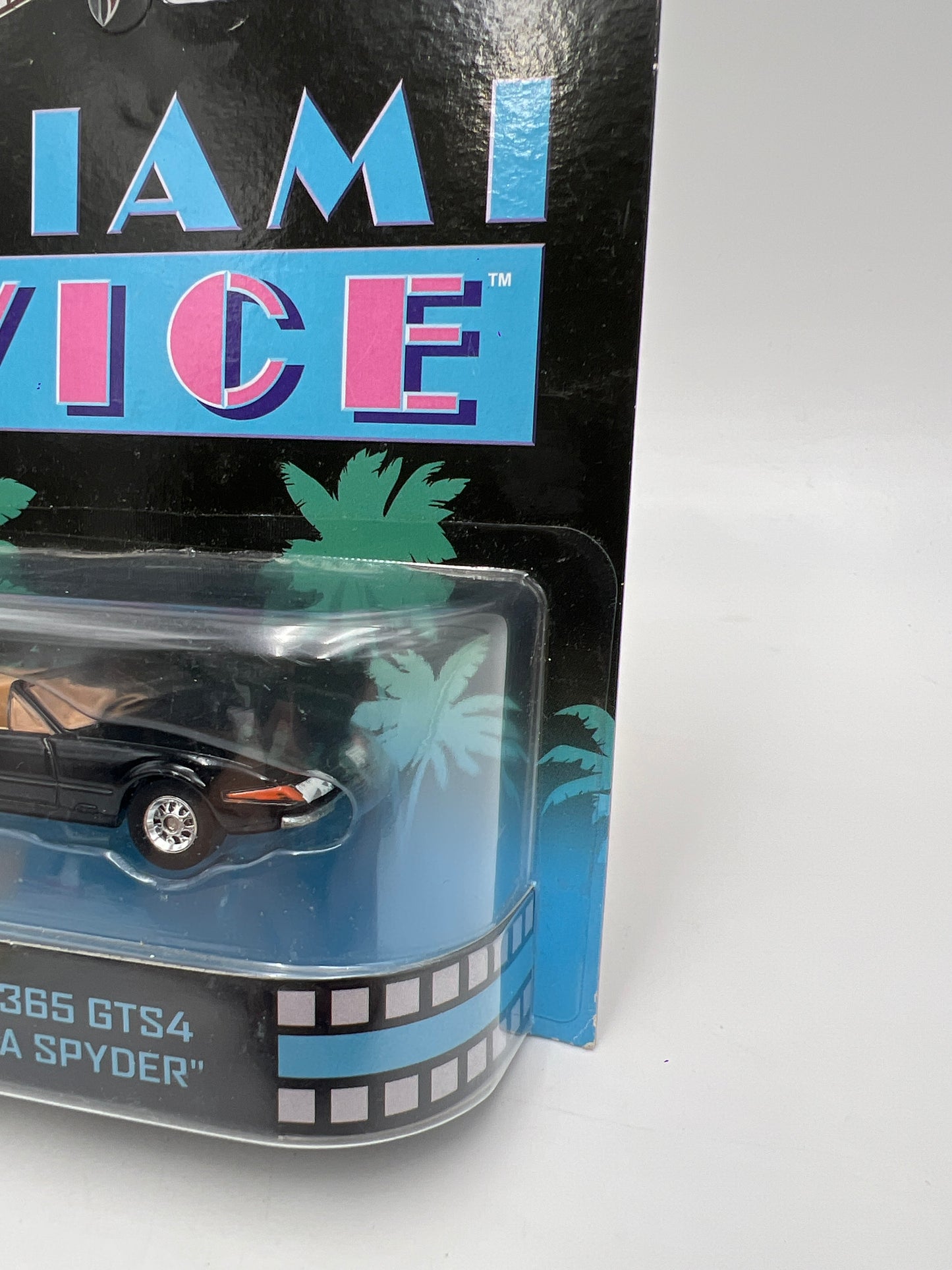 Hot Wheels Retro Entertainment Miami Vice Ferrari 365 GTS4 Daytona Spyder W/Protector