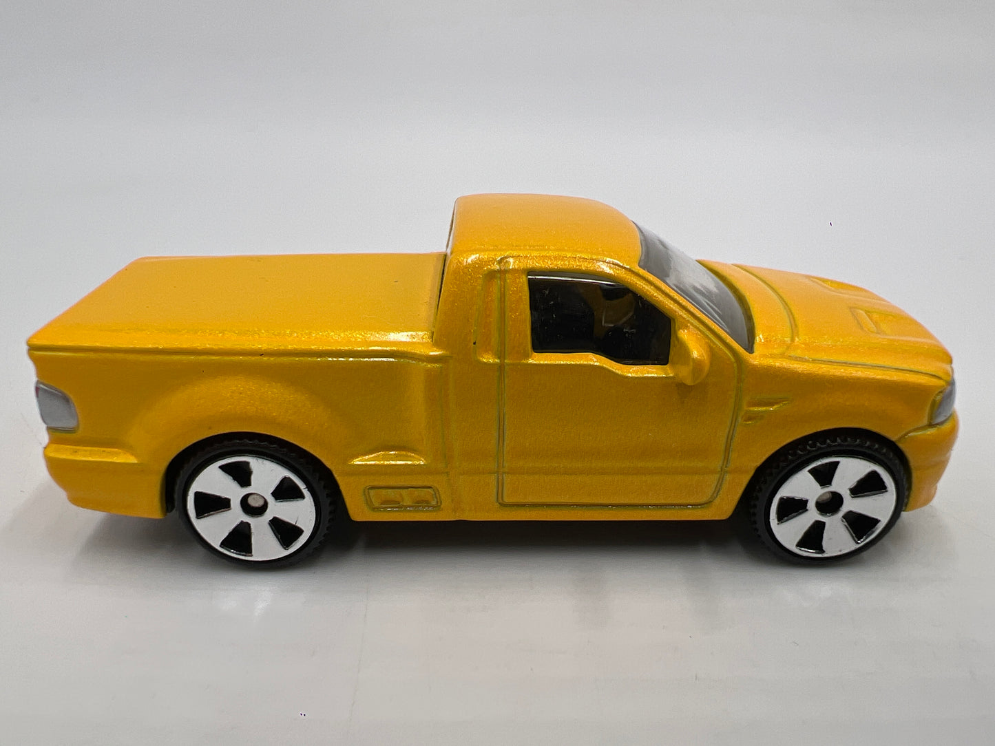 Matchbox 1/64 Superfast #2 Ford SVT Lightning Concept Yellow Loose