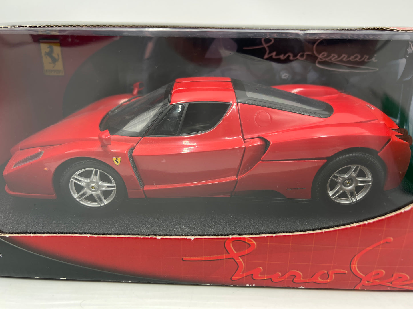 Hot Wheels 100% 1:18 Scale Enzo Ferrari NIB Red