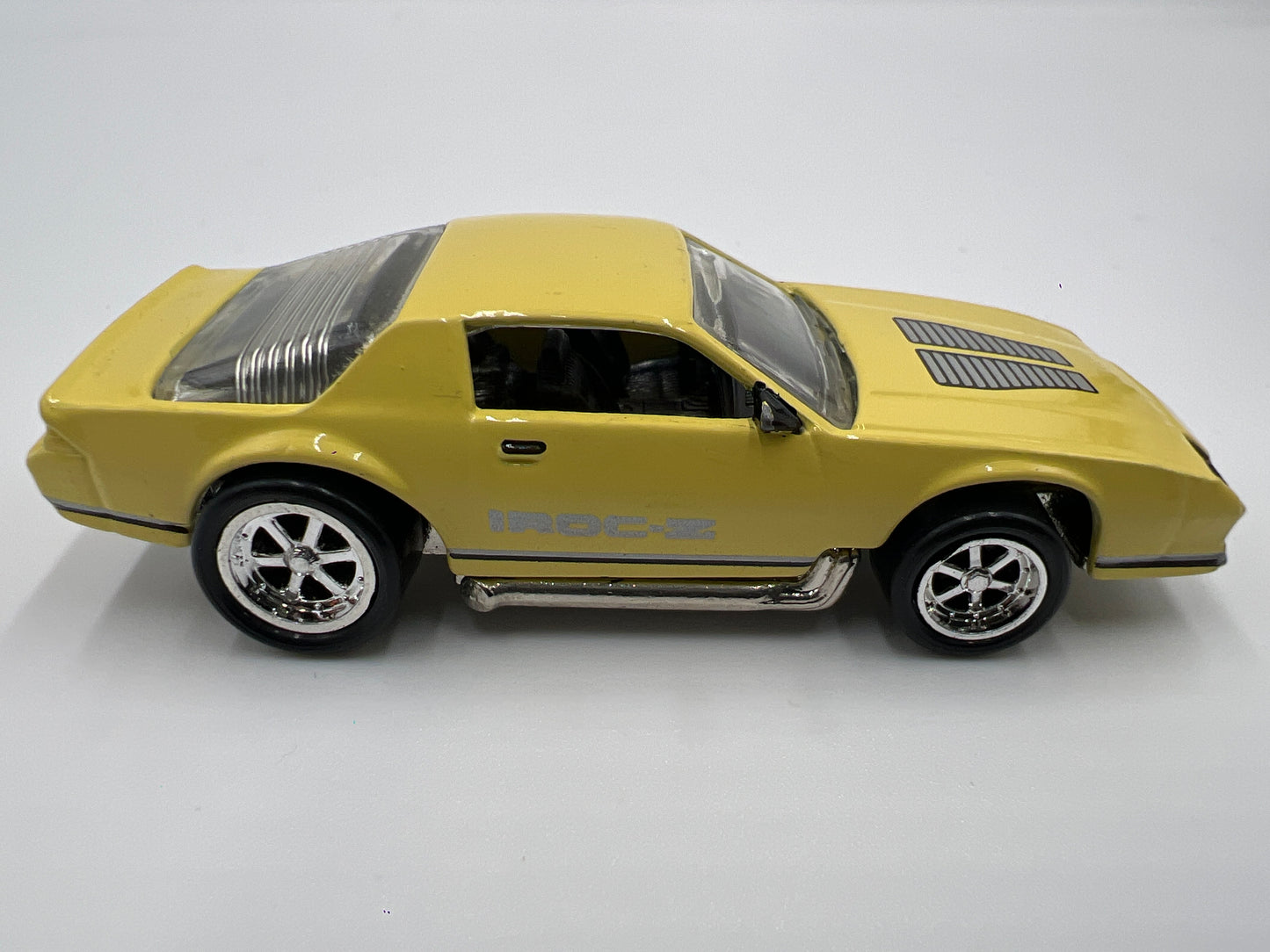 Hot Wheels 1/64 Blackwall 30th Anniversary Set Exclusive 86 Camaro IROC-Z Yellow Loose