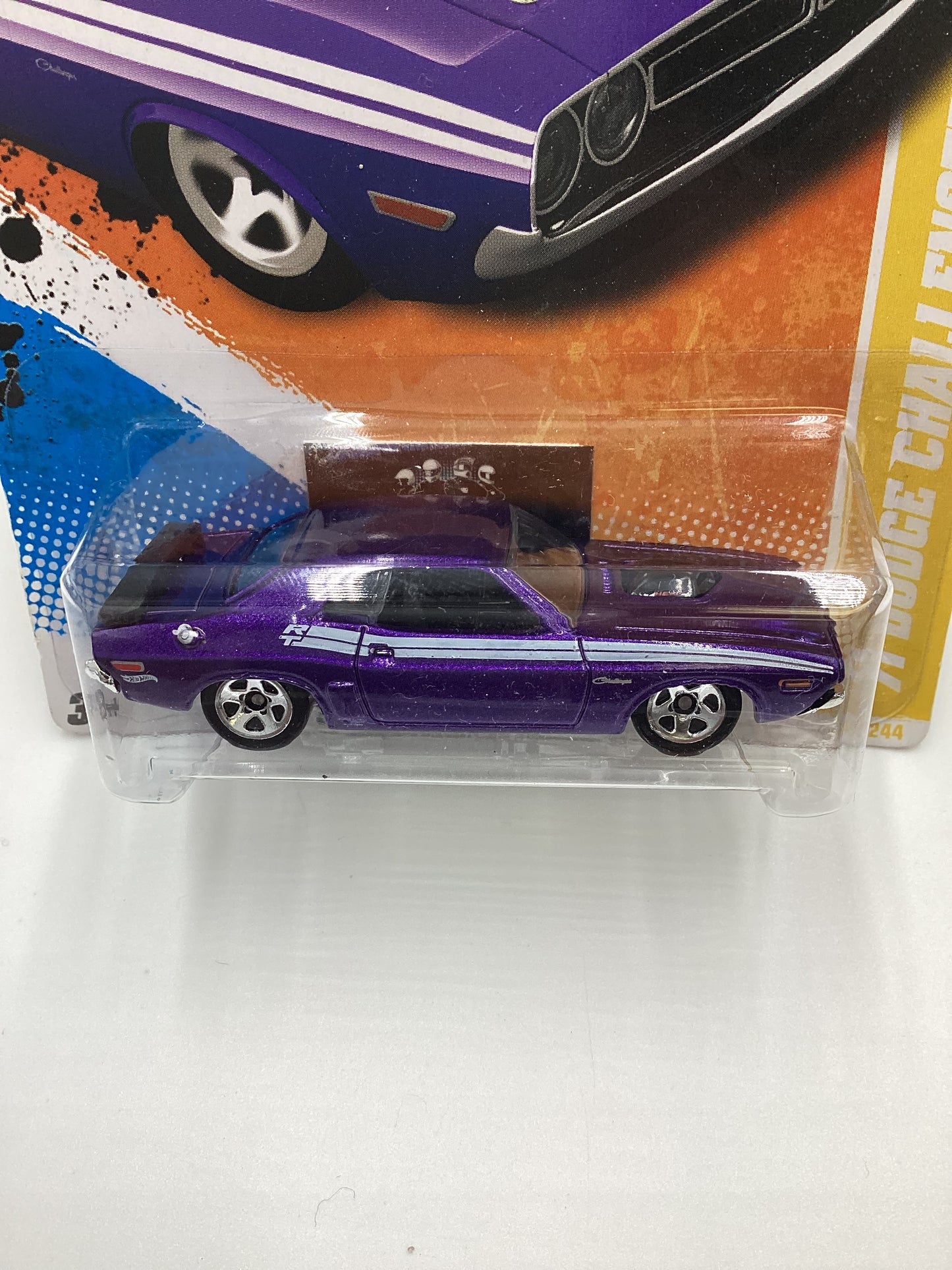 2011 Hot Wheels #12 71 Dodge Challenger Purple 56E