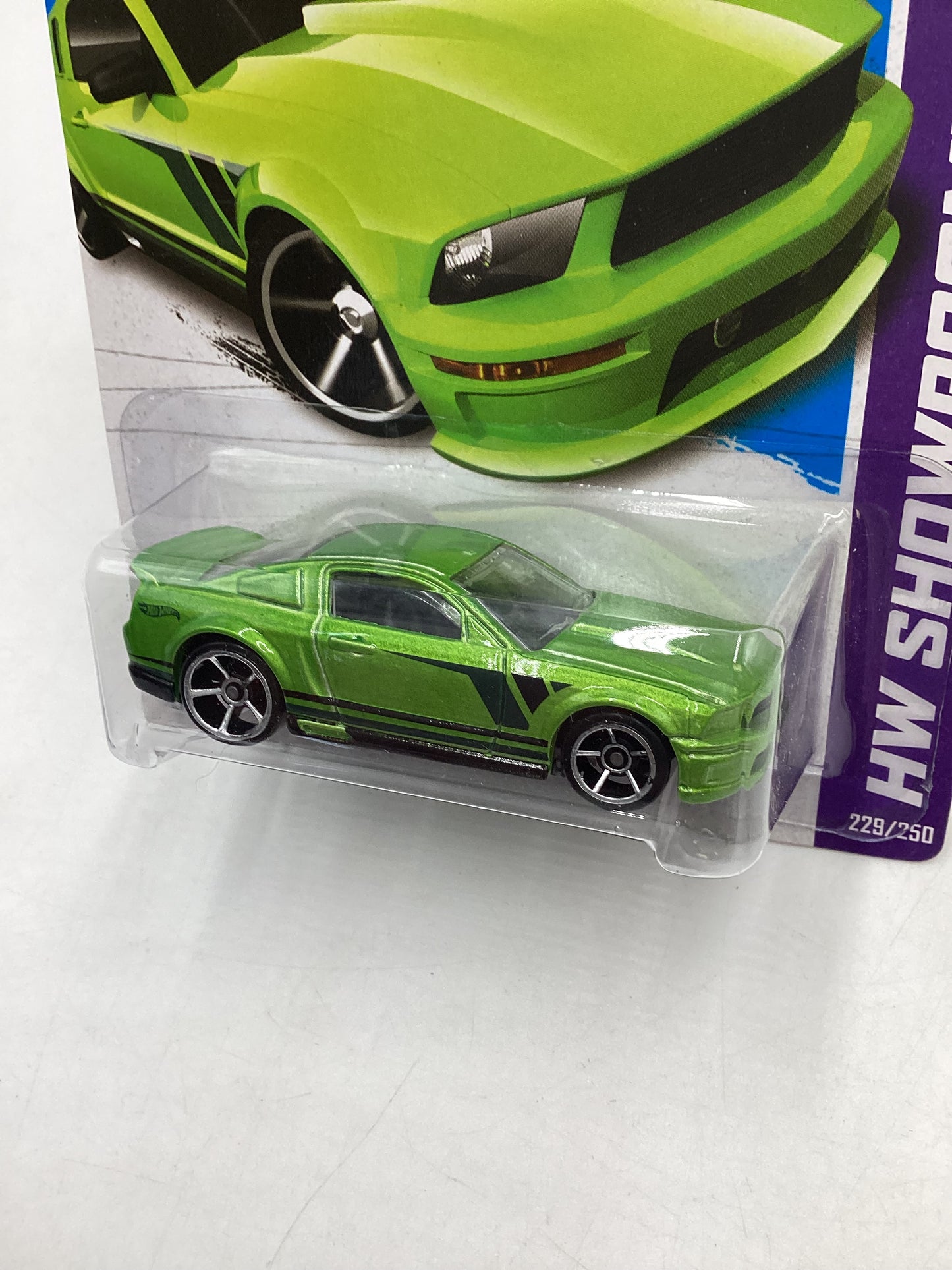 2013 Hot Wheels #229 07 Ford Mustang Green 21C