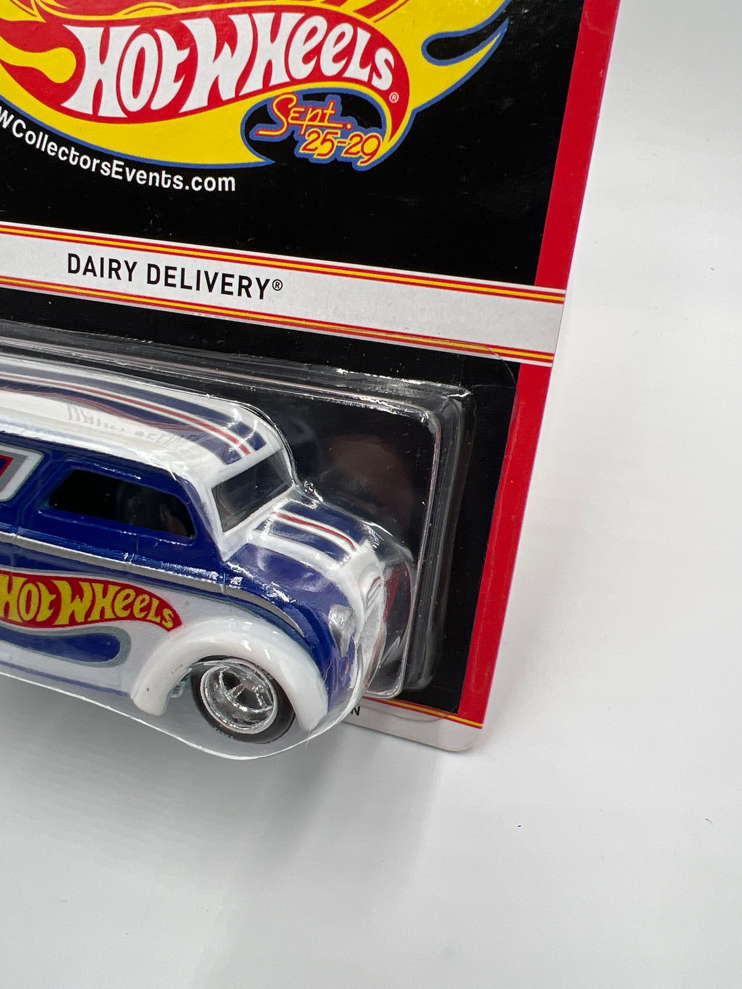 2013 Hot Wheels 27th Annual Collectors Convention CA #1588/2000 Dairy Delivery W/Protector