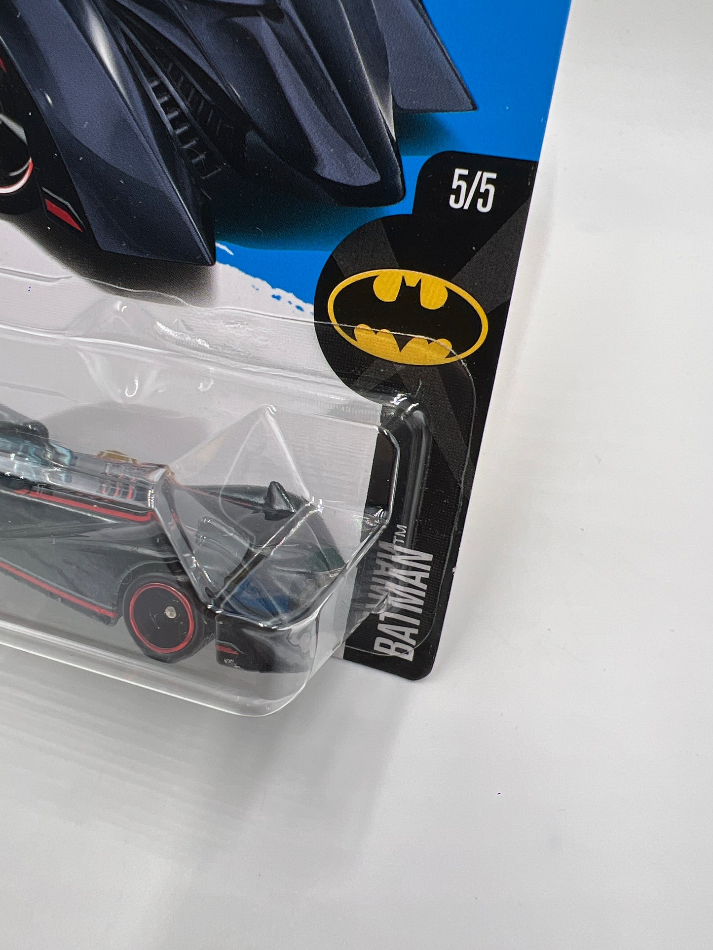 2017 Hot Wheels Super Treasure Hunt Batmobile W/Protector