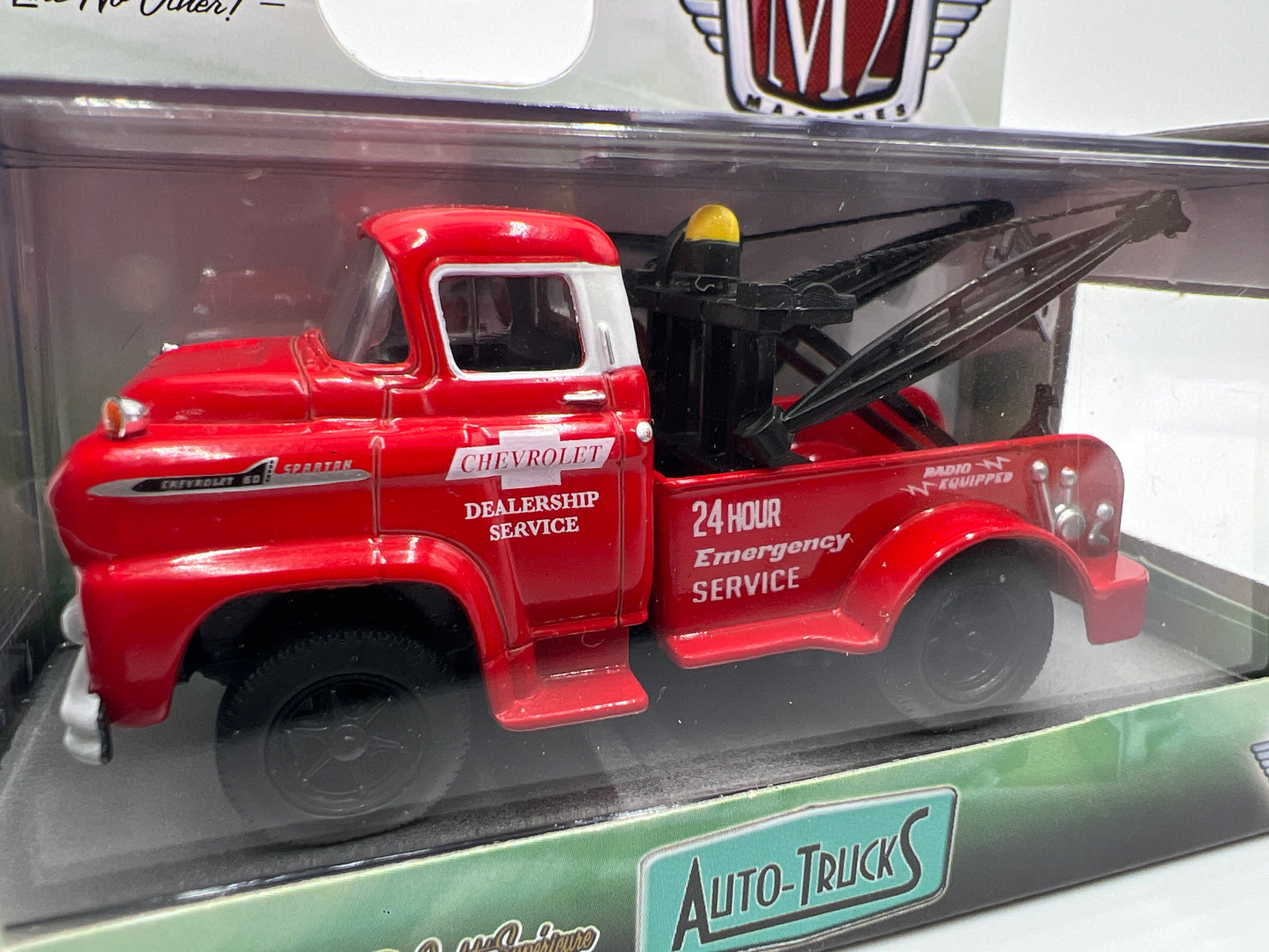 M2 Machines Auto-Trucks 1958 Chevrolet LCF Tow Truck Red R42 Cracked Case