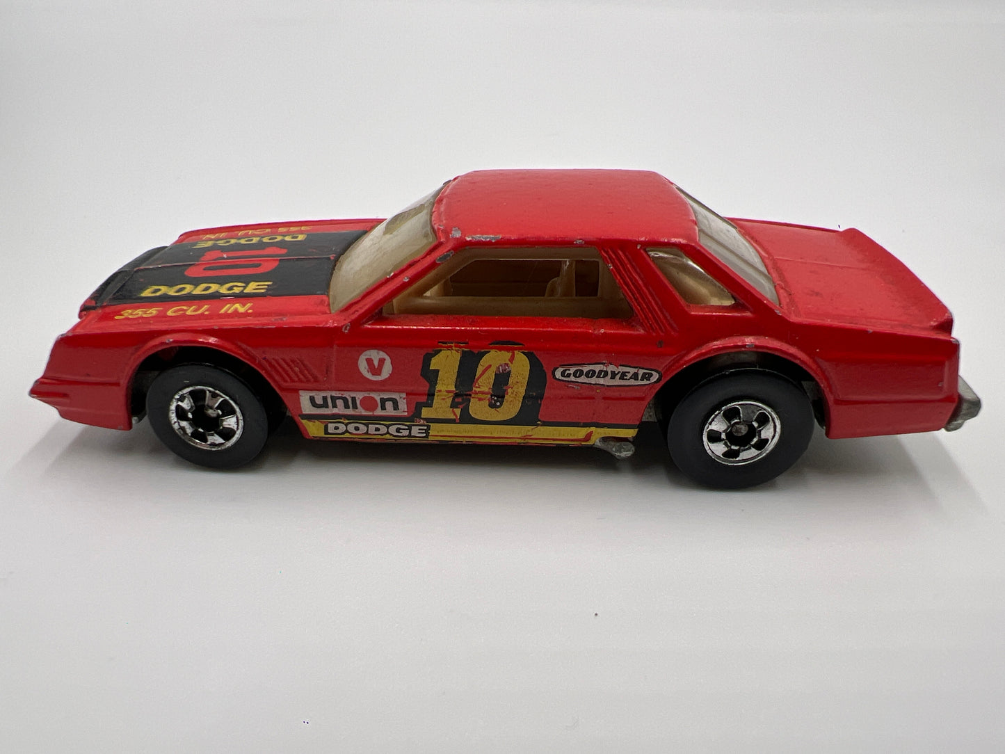 Hot Wheels The Hot Ones Blackwall Mirada Stocker #10 Red Loose