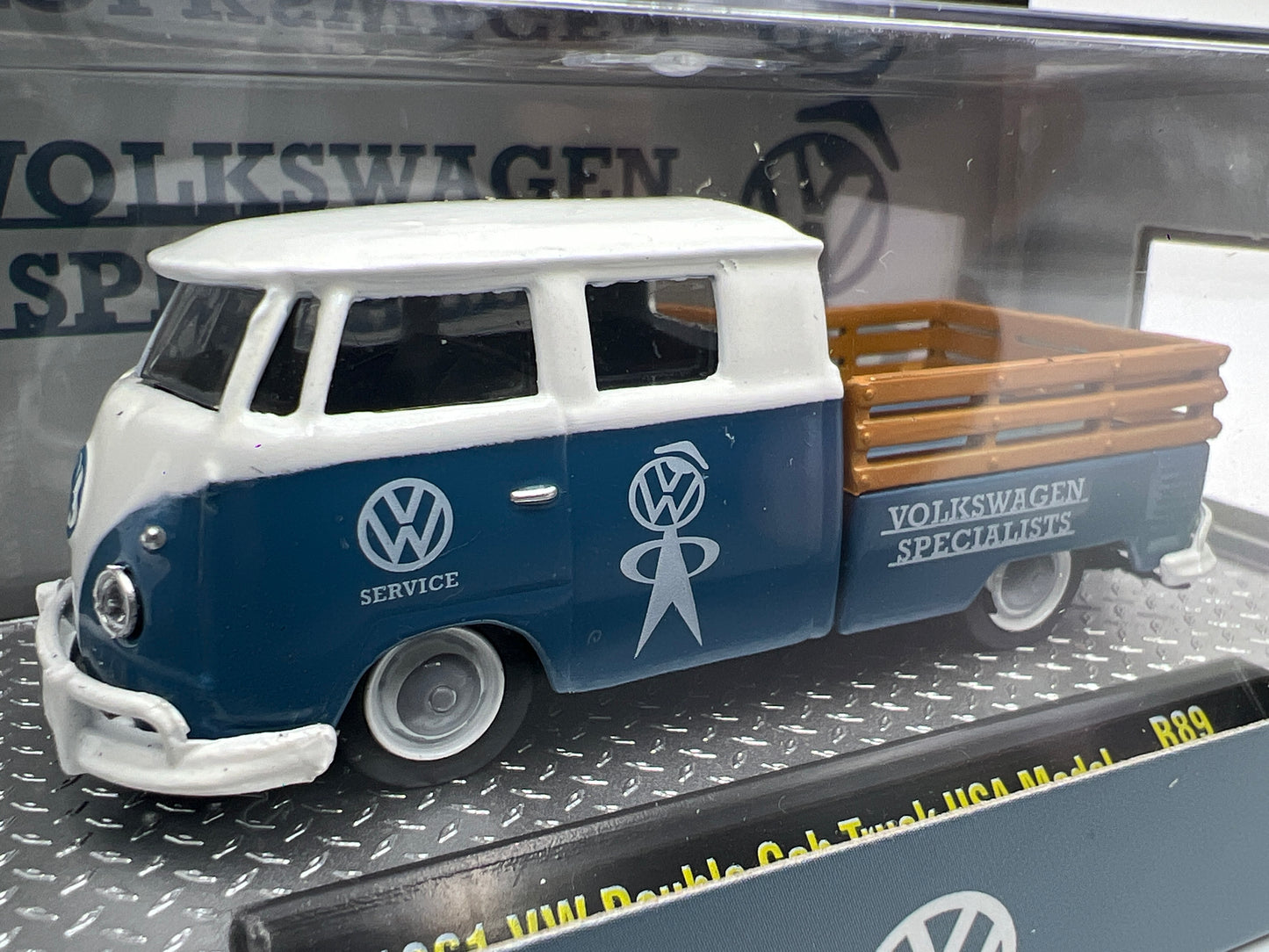 M2 Machines R89 1961 VW Double Cab Truck USA Model