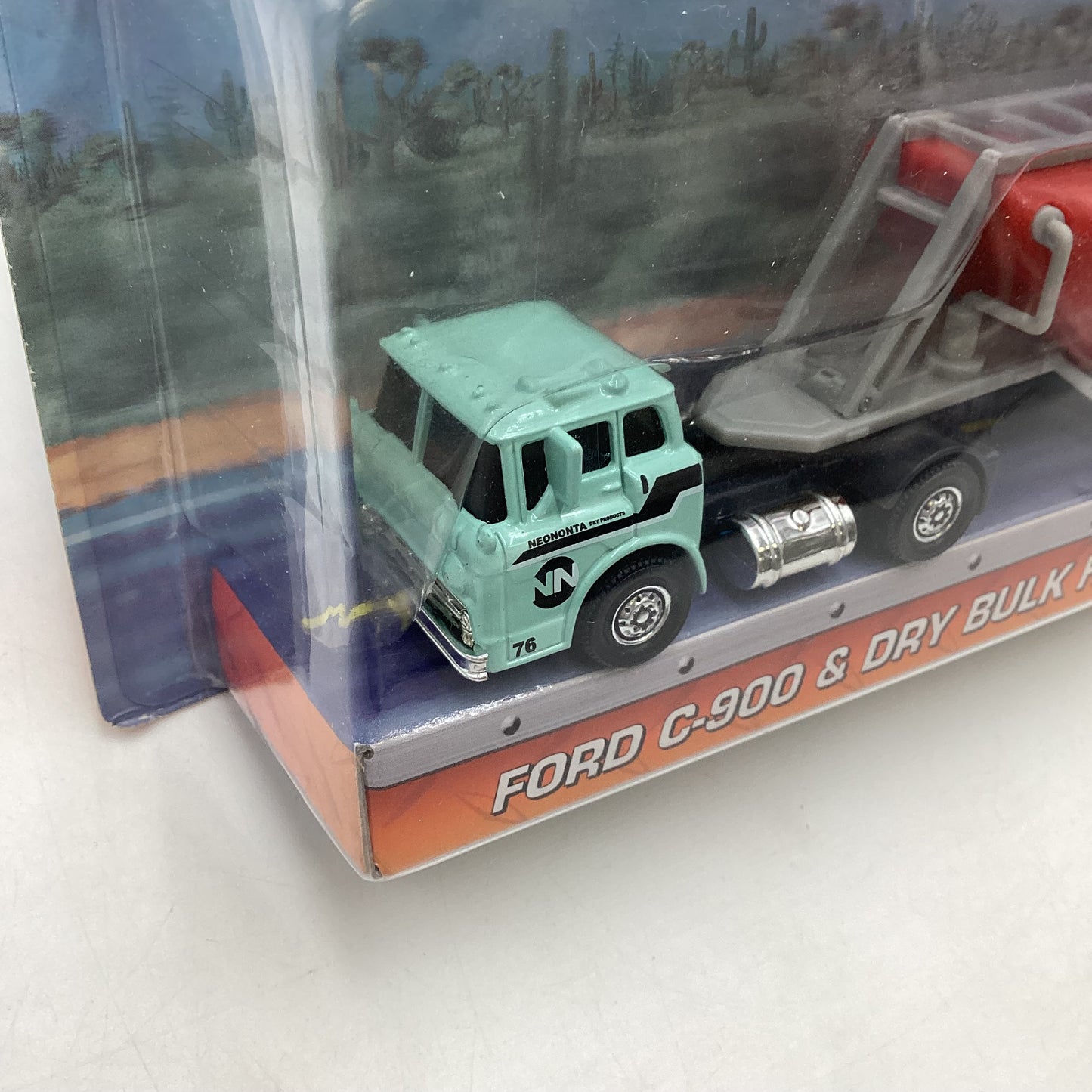 Matchbox Ford C-900 & Dry Bulk Hauler