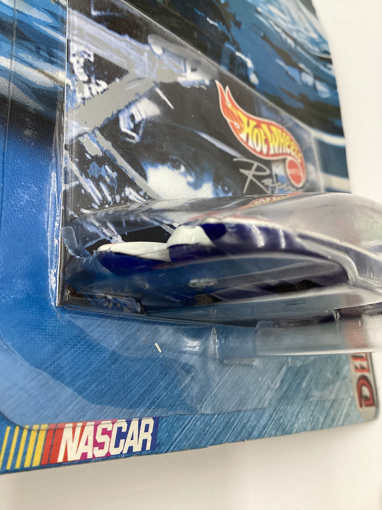 Hot Wheels Racing Hydroplane Series #4 Mobil 1 Hydroplane *Cracked Blister*