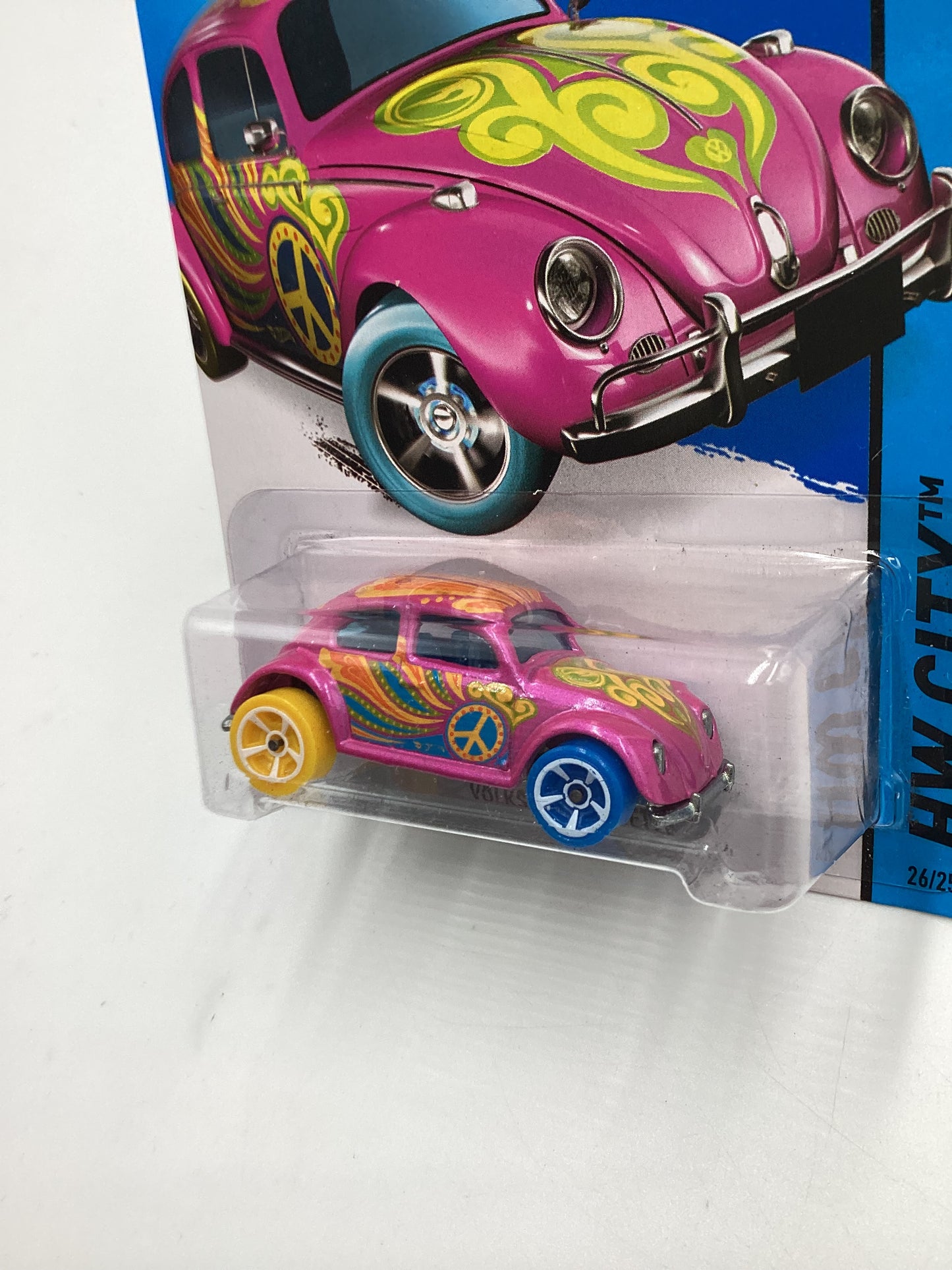 2015 Hot Wheels treasure hunt #26 Volkswagen Beetle Pink 276C