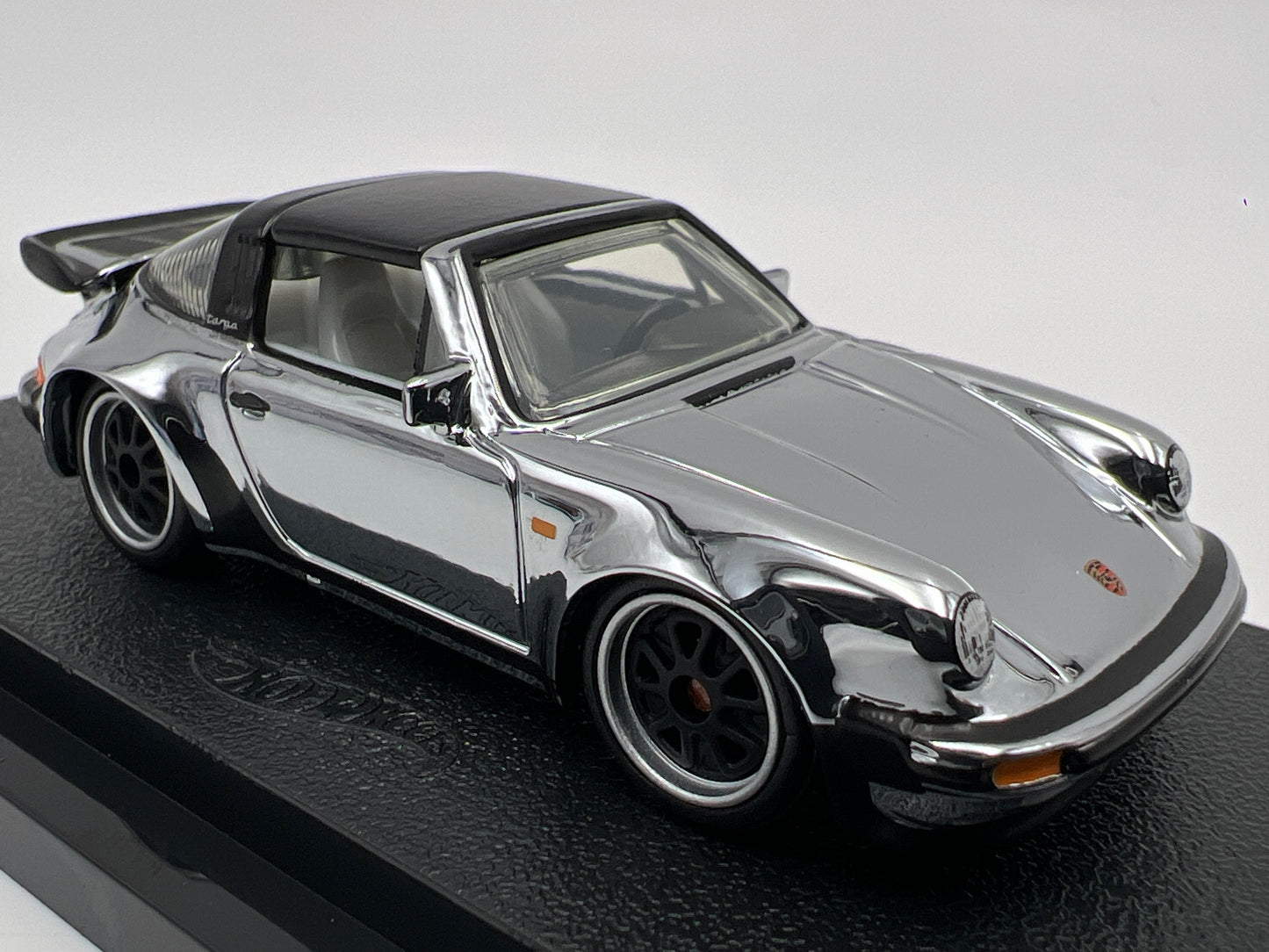 2026 Hot Wheels RLC CHASE #2839/5000 Porsche 911 Turbo 3.3 Targa Chrome