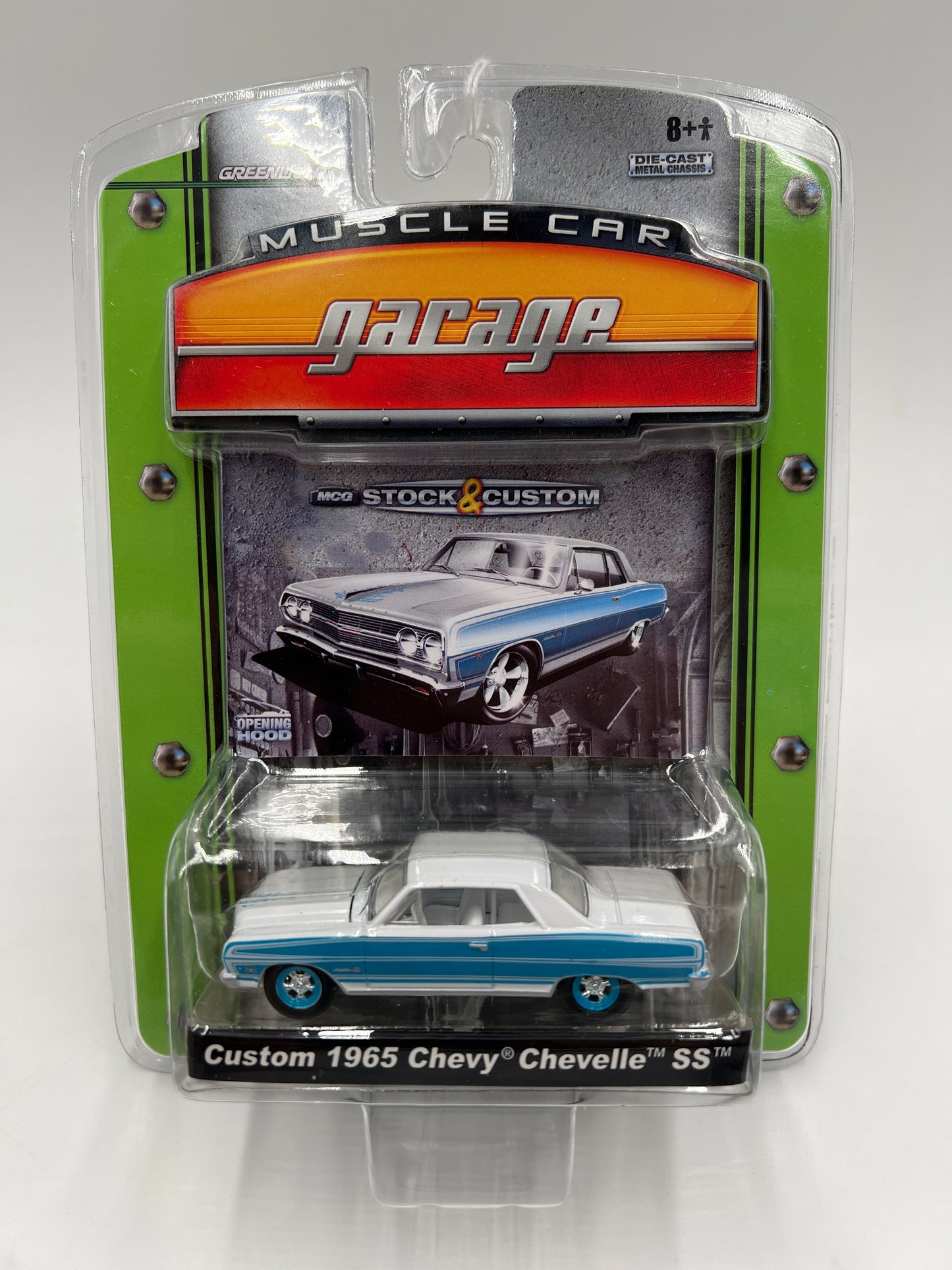 Greenlight Muscle Car Garage Series 6 Custom 1965 Chevy Chevelle SS White/Blue 188H