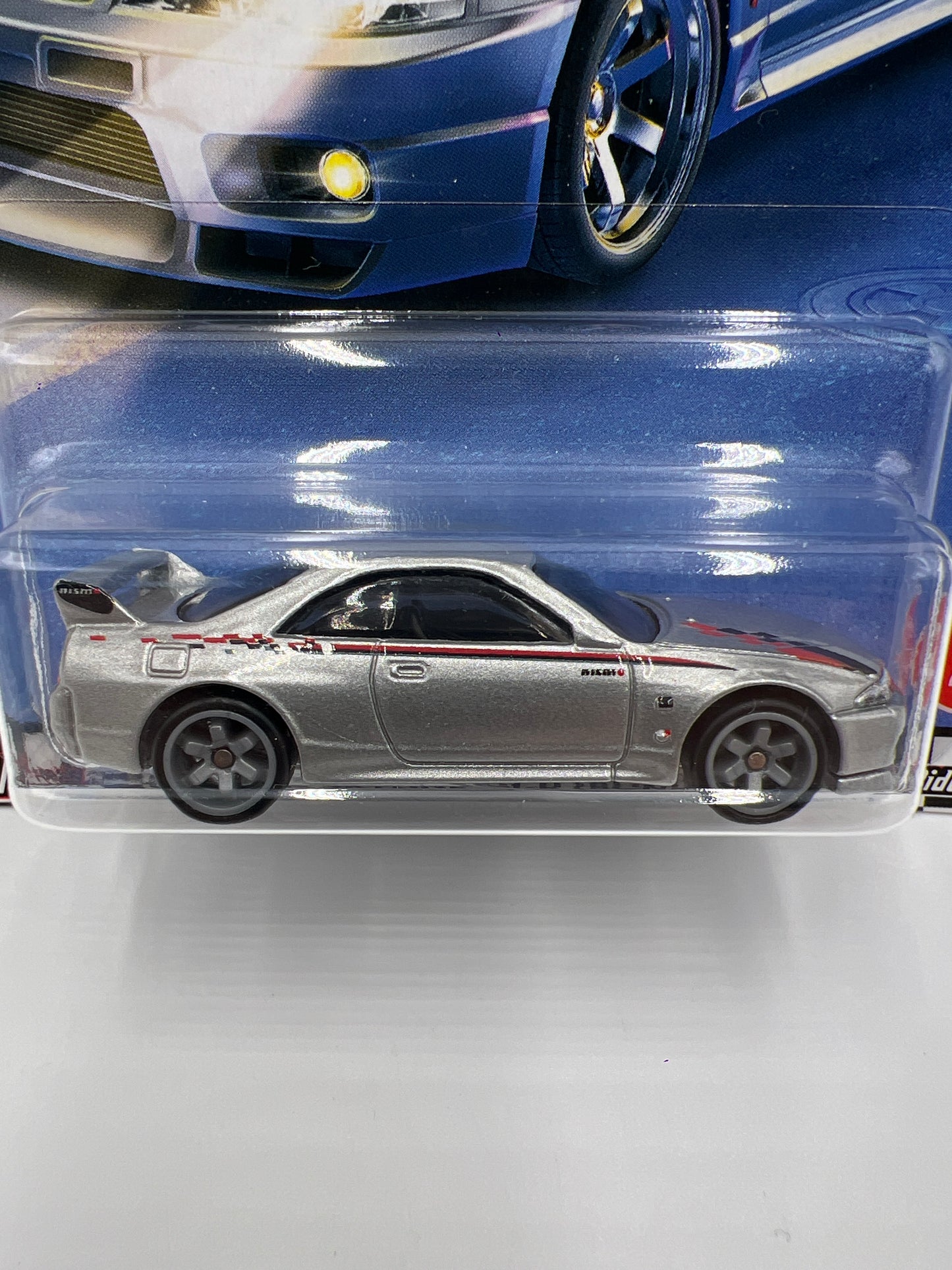 Hot Wheels Premium Boulevard #2 Nissan Skyline GT-R BCNR33 Silver Nismo W/Protector 1