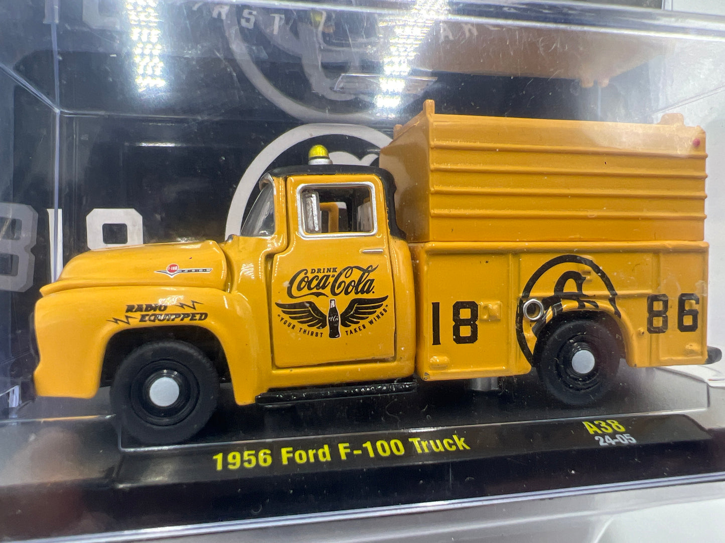 M2 Machines Coca Cola 1956 Ford F-100 Truck Yellow A38 204G