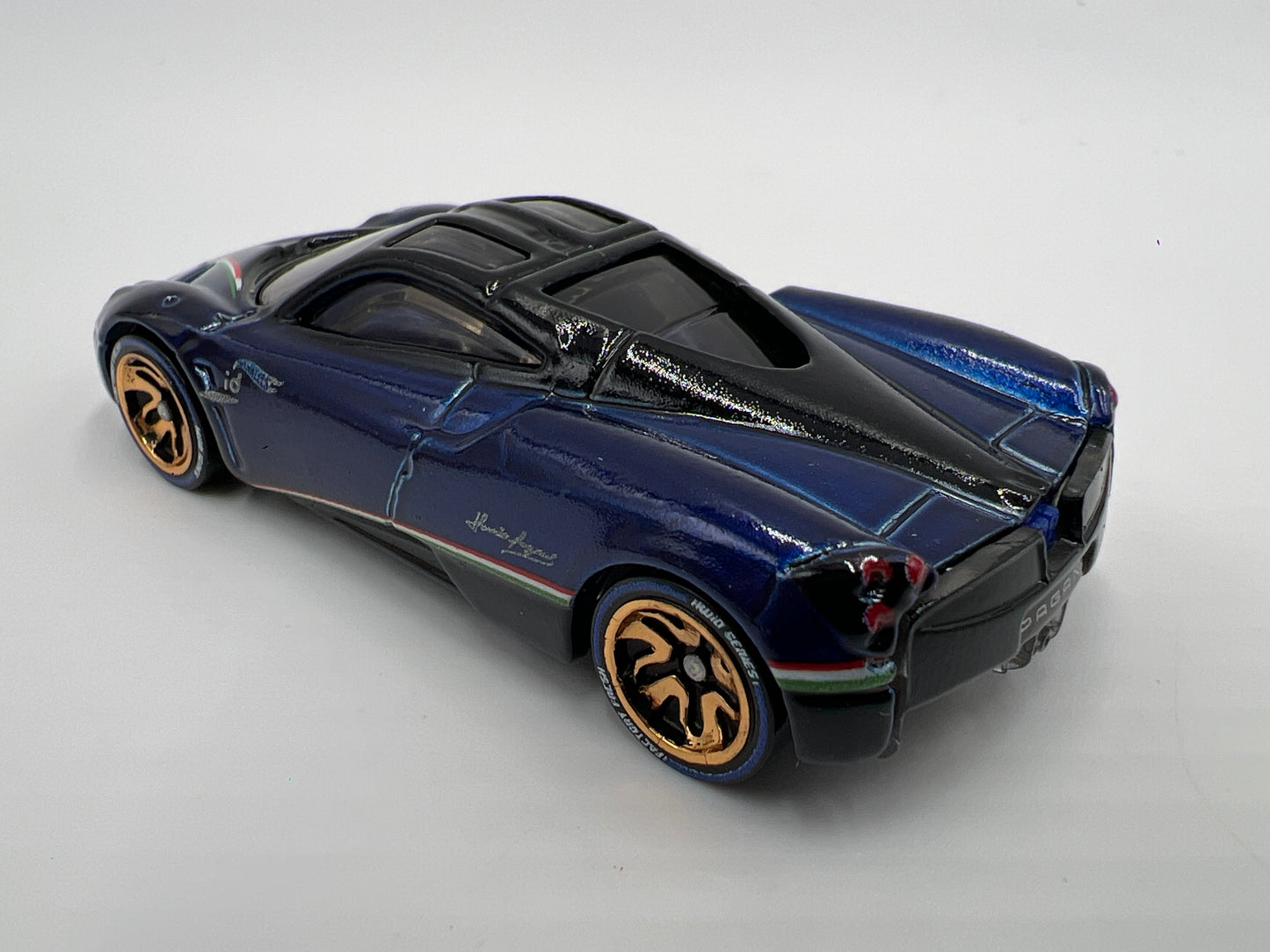 Hot Wheels iD Factory Fresh Series 1 #5 Pagani Huayra Blue