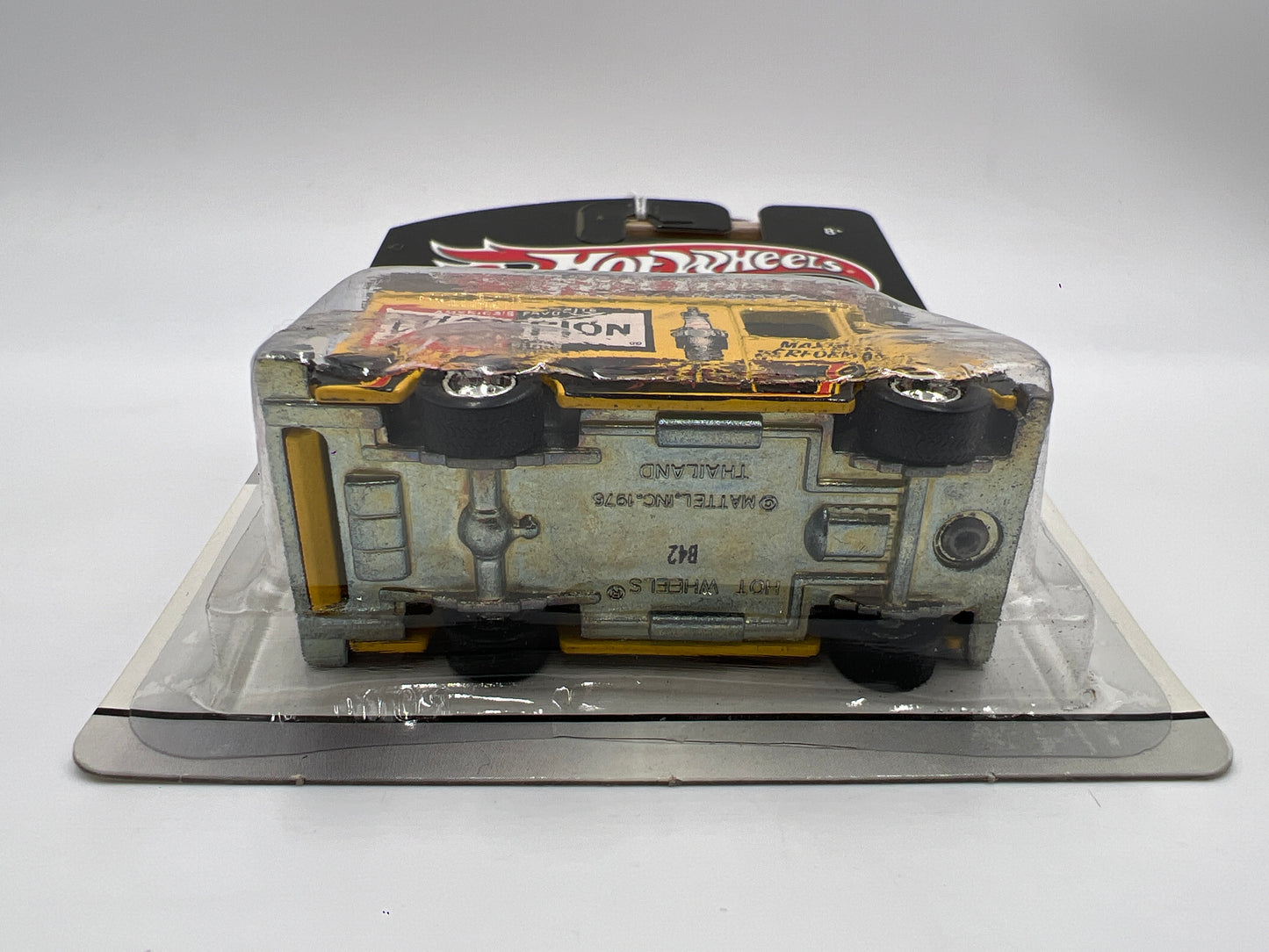 Hot Wheels Slick Rides #11 Combat Medic Champion Spark Plugs Yellow 241E