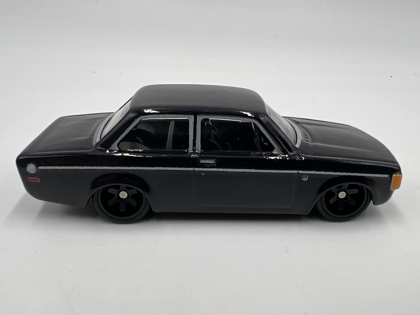 Hot Wheels Premium Car Culture CHASE Auto Strasse #0 73 Volvo 142 GL Black Loose