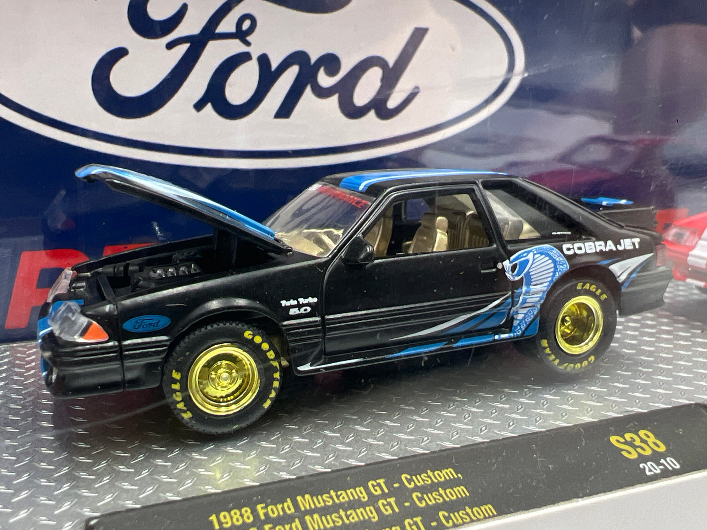 M2 Machines Auto Haulers Walmart Exclusive CHASE 1987/1988 Ford Mustang GT Custom S38