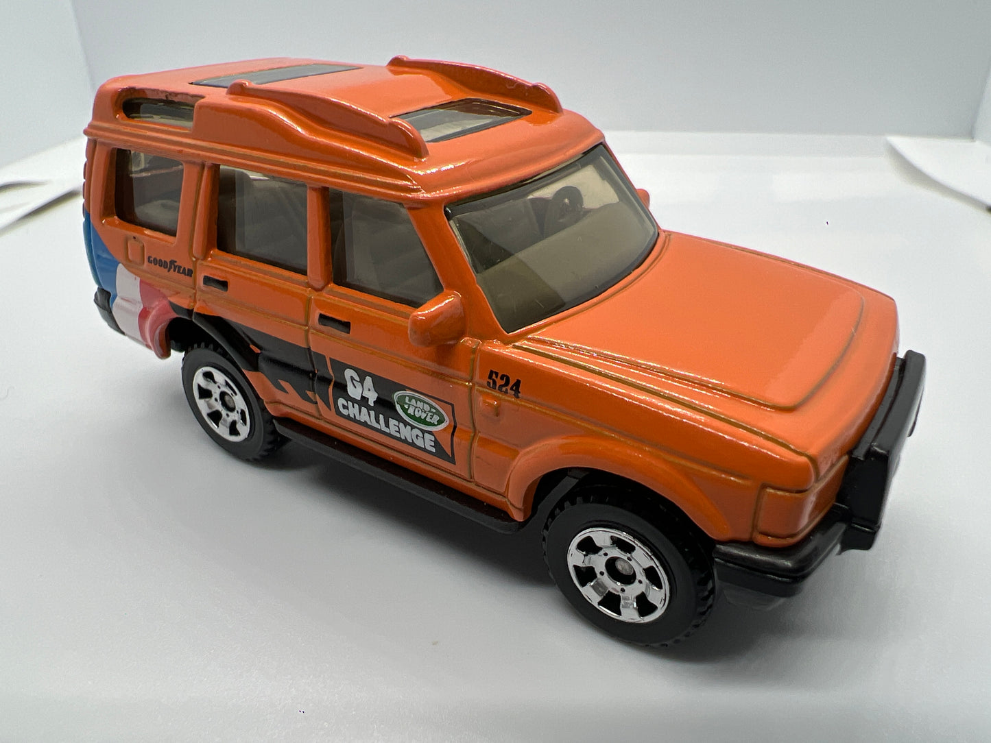 Matchbox 1/64 Land Rover Discovery Orange Loose