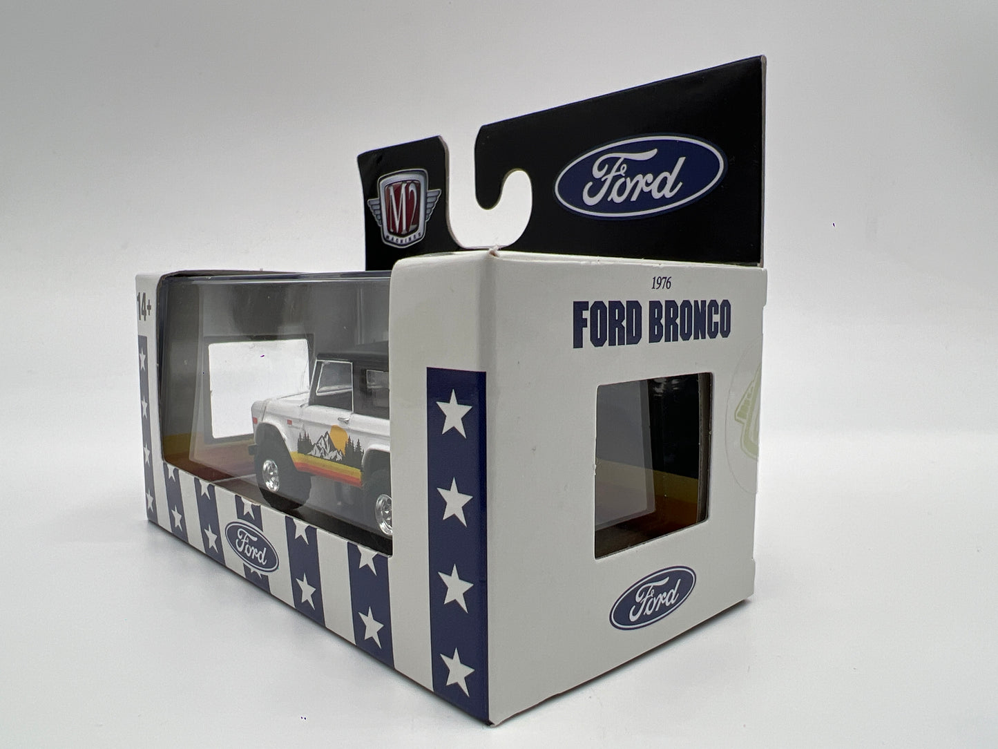 M2 Machines 1976 Ford Bronco White R91