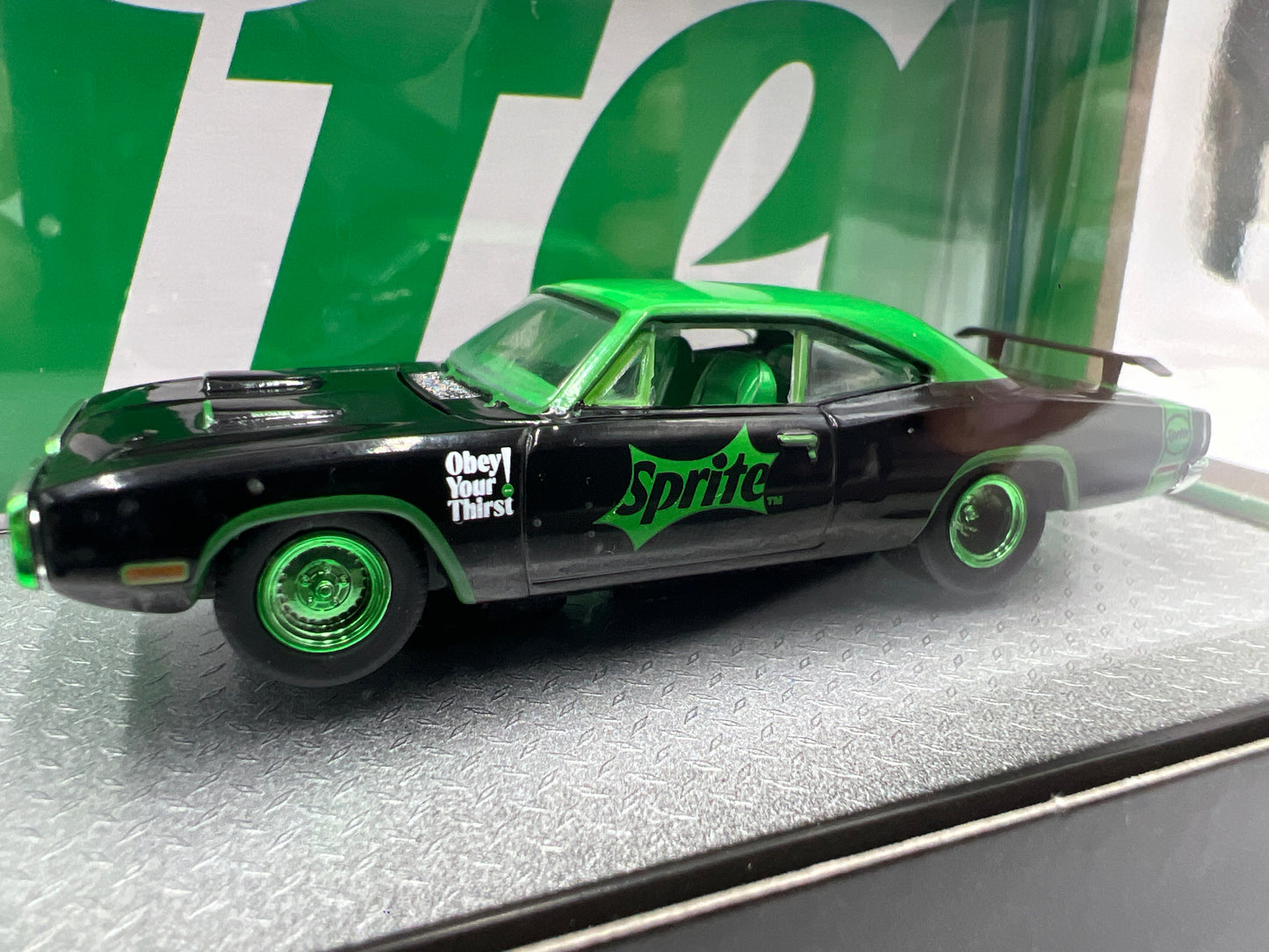 2025 M2 Machines Auto Haulers CHASE Sprite 1974 Dodge W200 Power Wagon & 1970 Dodge Super Bee Hemi TW37