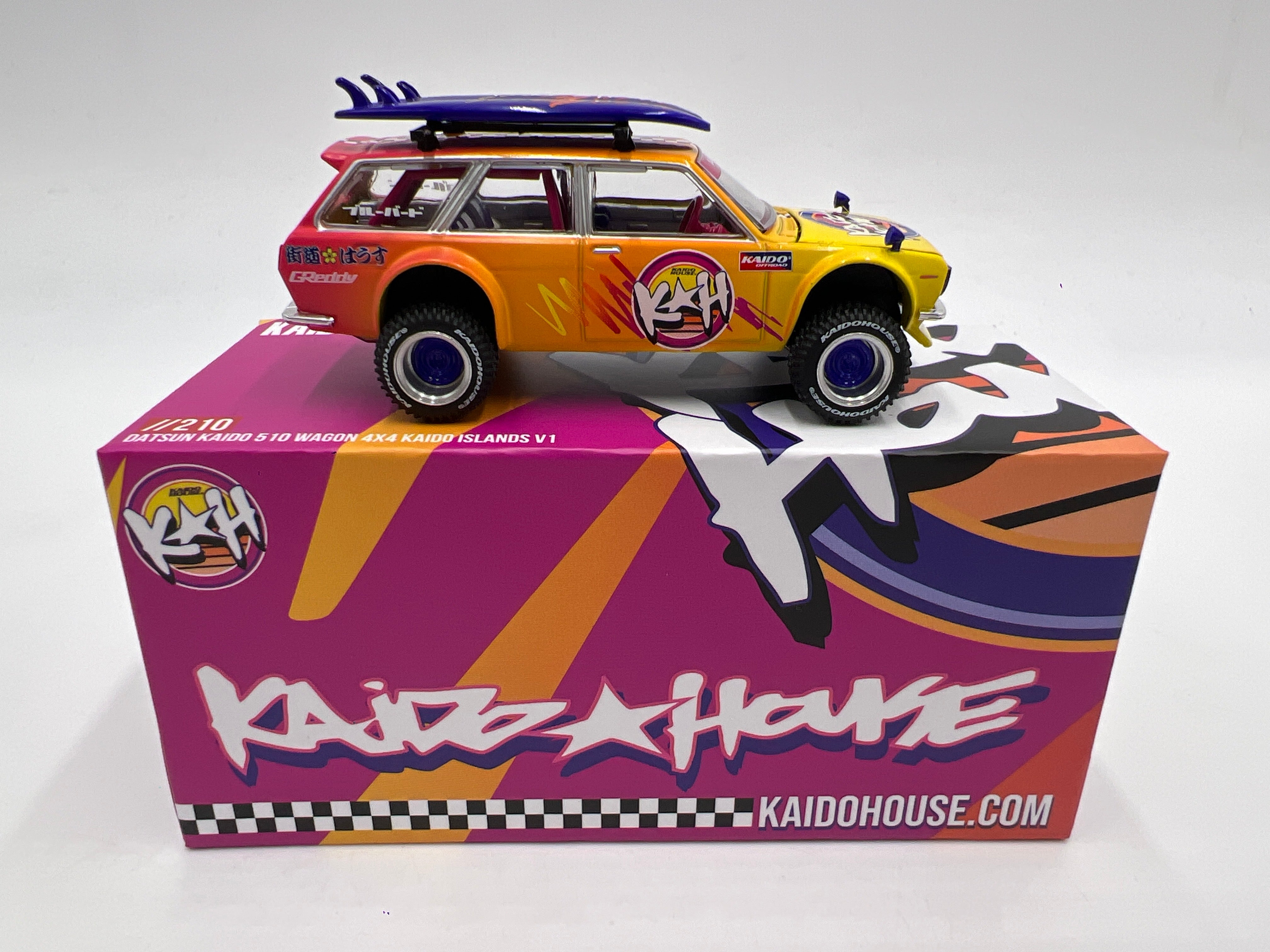 Mini GT Kaido House #210 Datsun 510 Wagon 4x4 Kaido Islands V1