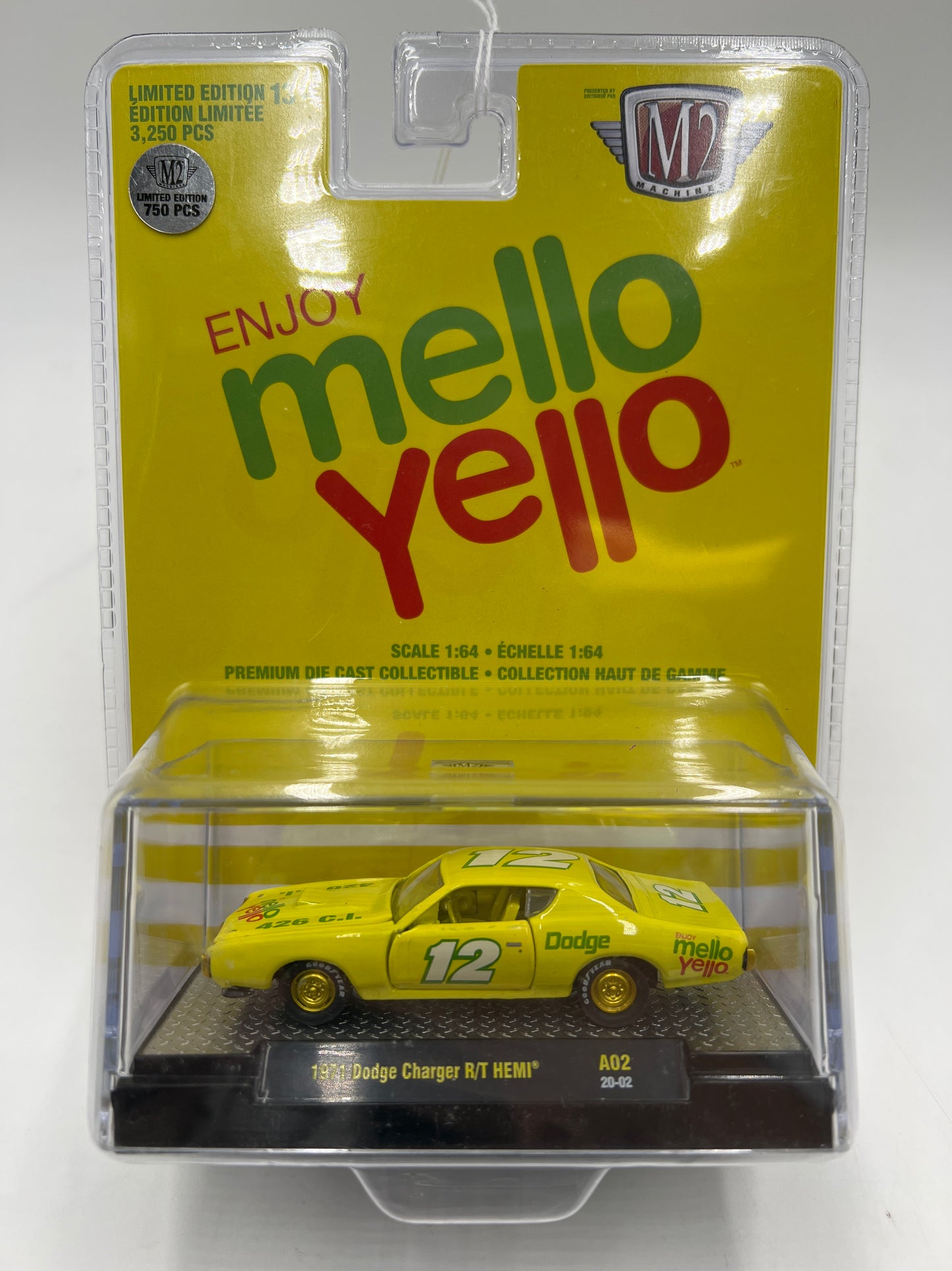 M2 Machines Mello Yello 1971 Dodge Charger R/T Hemi A02 CHASE 1/750