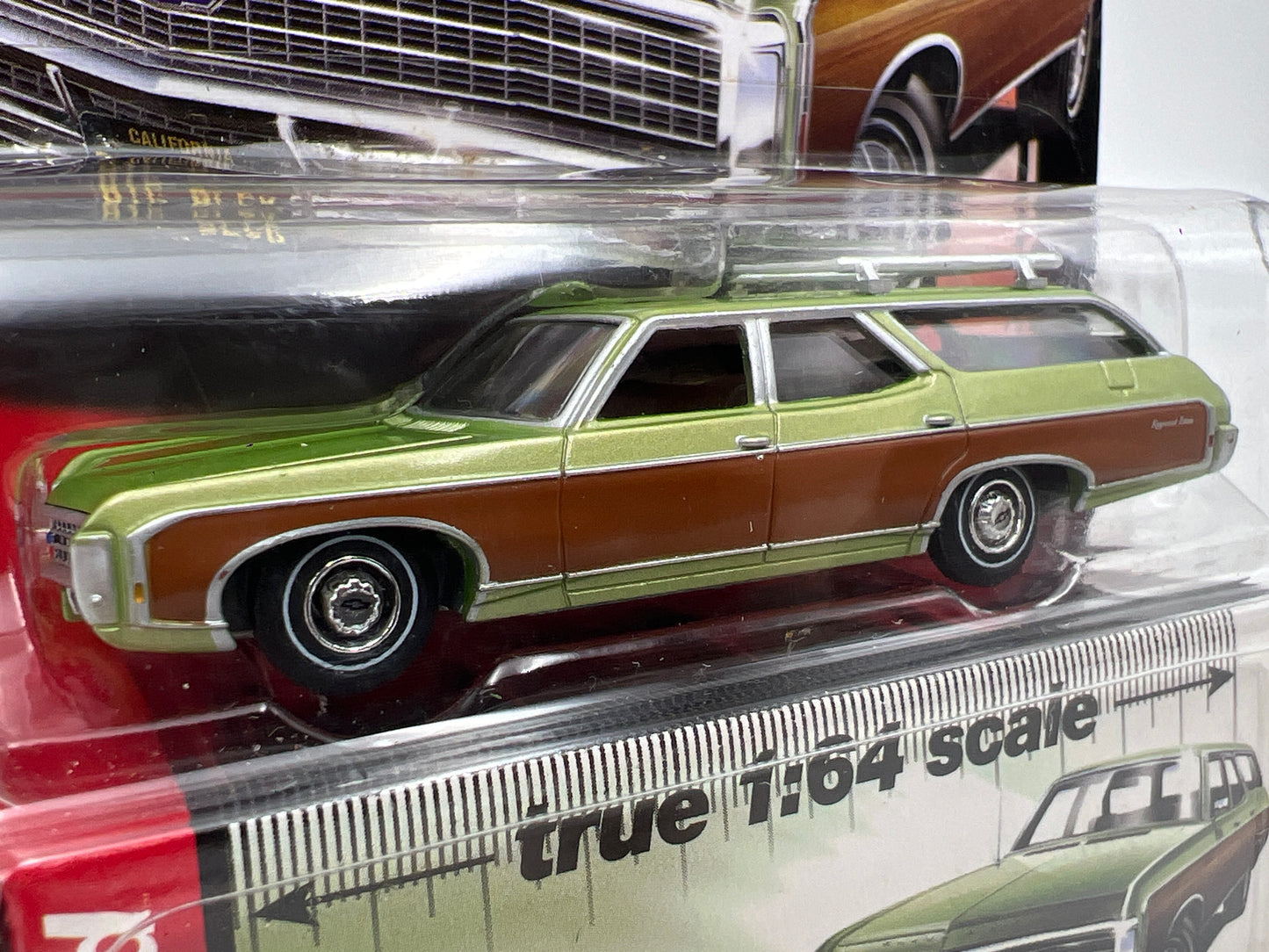 Auto World Muscle Wagons #6 1969 Chevy Kingswood Estate Green