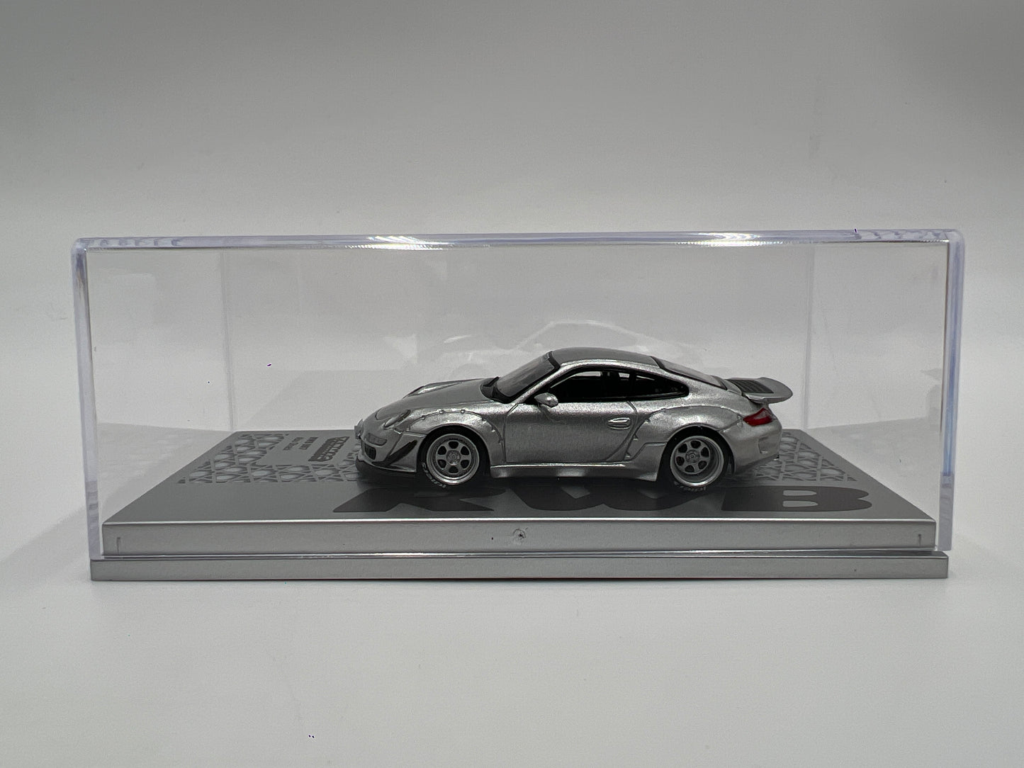 Tarmac Works x Hobby 64 Porsche RWB 997 Abu Dhabi Silver
