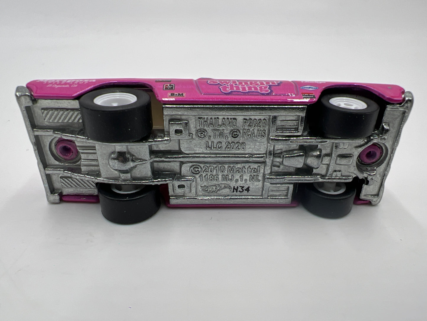Hot Wheels 1/64 Premium Team Transport #25 68 Dodge Dart & Horizon Hauler Pink Loose