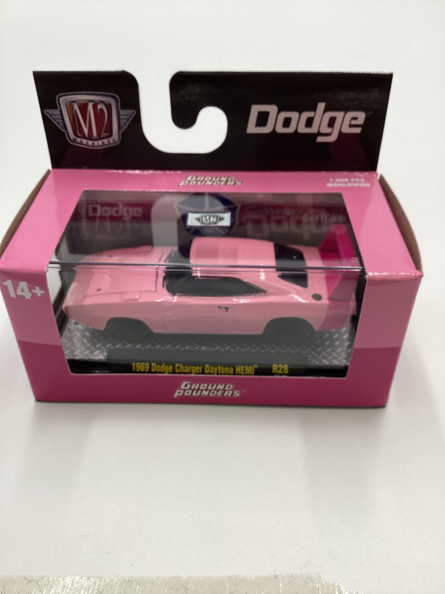 M2 Machines Ground Pounders 1969 Dodge Charger Daytona Hemi Pink R28